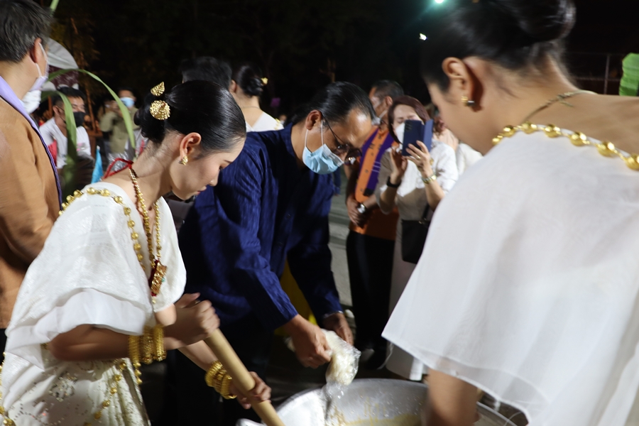 คณะรัฐศาสตร์และสังคมศาสตร์ร่วมกิจกรรมการกวนข้าวทิพย์ ตานข้าวใหม่ใส่บาตรหลวง ประจำปี 2566 ในวันพฤหัสบดี ที่ 5 มกราคม 2566 เวลา 16.00 น.