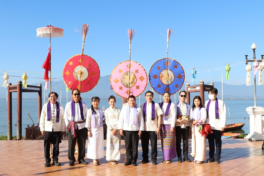 คณะรัฐศาสตร์และสังคมศาสตร์ร่วมกิจกรรม "ล่องเรือ" ตานข้าวทิพย์พระเจ้าตนหลวง ณ วัดศรีโคมคำ อำเภอเมืองพะเยา จังหวัดพะเยา ประจำปี 2566