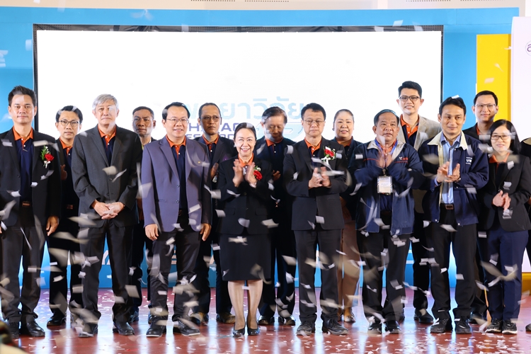 คณะรัฐศาสตร์และสังคมศาสตร์คว้าโล่รางวัลระดับเหรียญทอง โครงการวิจัย "1 คณะ 1 ชุมชนนวัตกรรม" ในงานพะเยาวิจัย ครั้งที่ 12