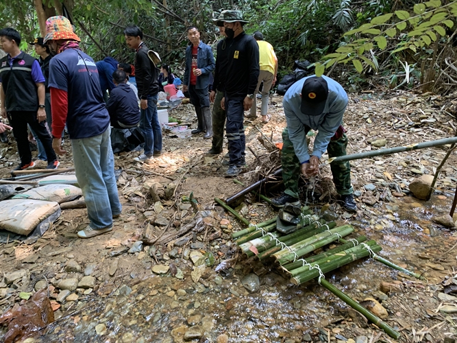 ‘นิสิตพัฒนาสังคมและครูสังคม ผนึกกำลังกับ ชาวศรีถ้อย’ จังหวัดพะเยา สร้างฝายเพื่อชีวิต