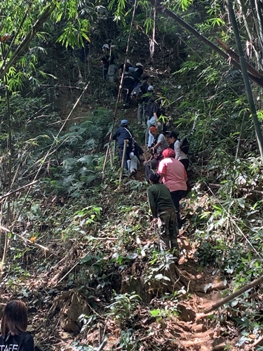 ‘นิสิตพัฒนาสังคมและครูสังคม ผนึกกำลังกับ ชาวศรีถ้อย’ จังหวัดพะเยา สร้างฝายเพื่อชีวิต