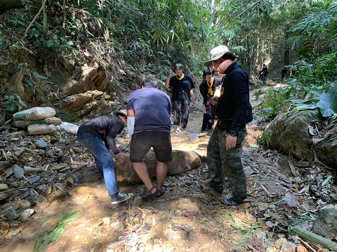 ‘นิสิตพัฒนาสังคมและครูสังคม ผนึกกำลังกับ ชาวศรีถ้อย’ จังหวัดพะเยา สร้างฝายเพื่อชีวิต