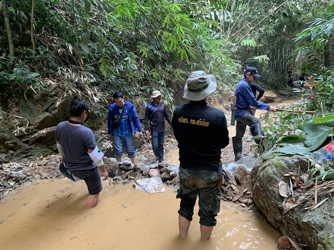 ‘นิสิตพัฒนาสังคมและครูสังคม ผนึกกำลังกับ ชาวศรีถ้อย’ จังหวัดพะเยา สร้างฝายเพื่อชีวิต