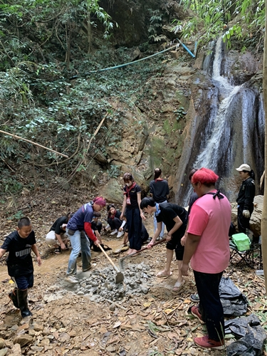 ‘นิสิตพัฒนาสังคมและครูสังคม ผนึกกำลังกับ ชาวศรีถ้อย’ จังหวัดพะเยา สร้างฝายเพื่อชีวิต