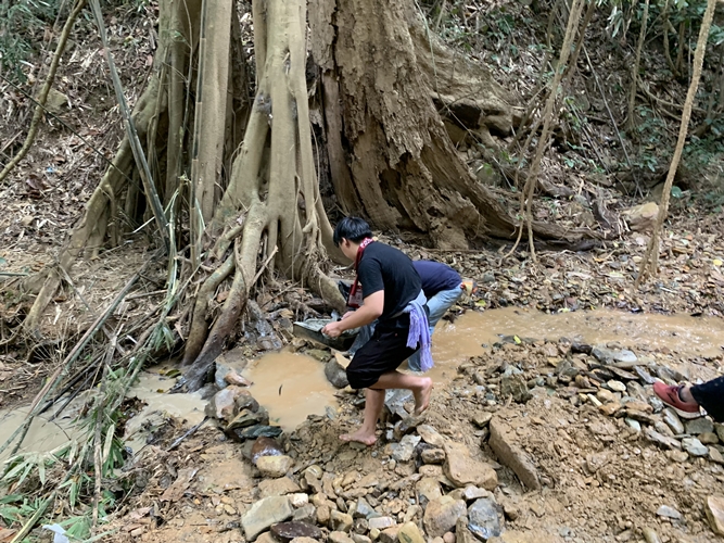 ‘นิสิตพัฒนาสังคมและครูสังคม ผนึกกำลังกับ ชาวศรีถ้อย’ จังหวัดพะเยา สร้างฝายเพื่อชีวิต