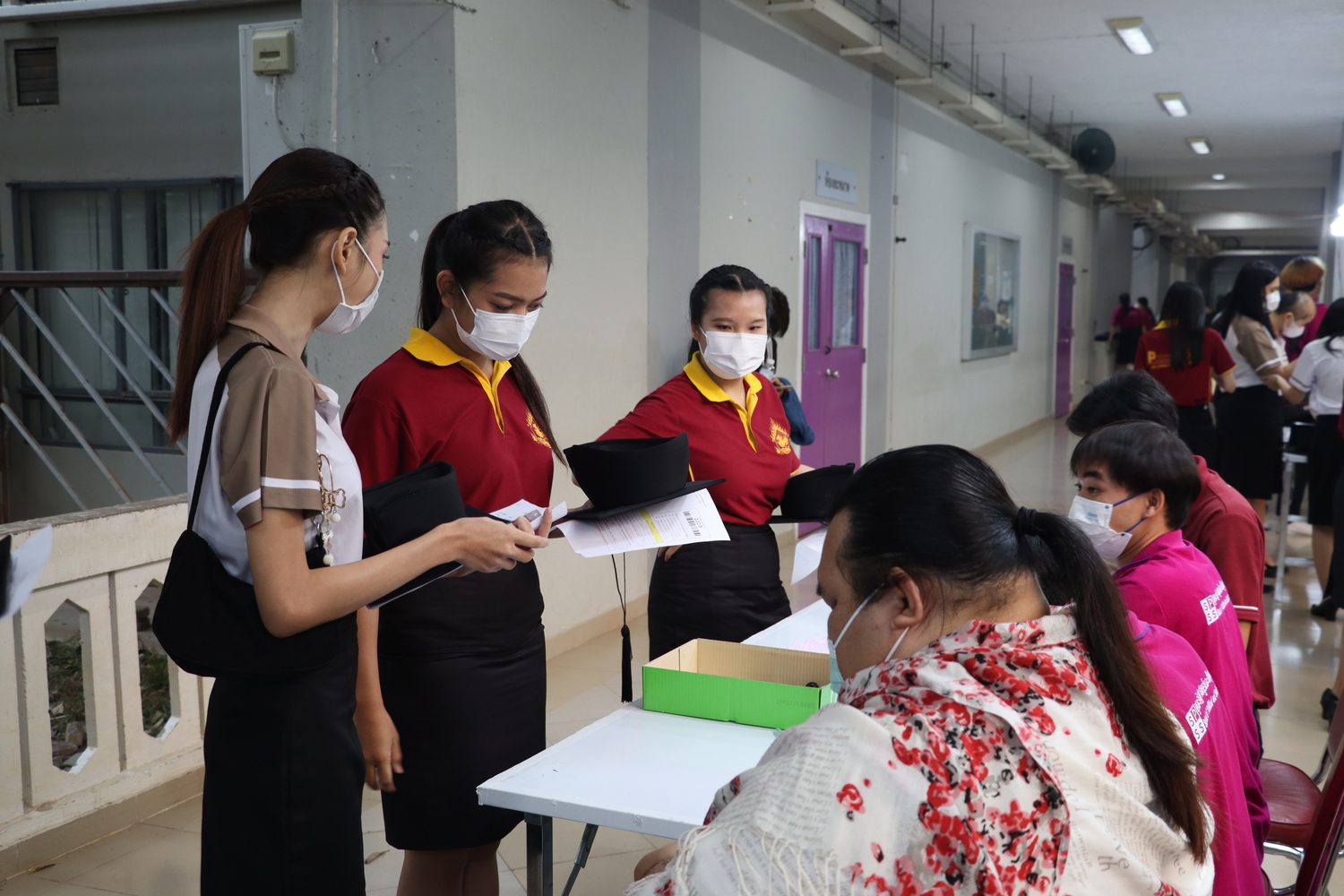 คณะรัฐศาสตร์และสังคมศาสตร์ขอแสดงความยินดีกับบัณฑิต มหาบัณฑิต คณะรัฐศาสตร์และสังคมศาสตร์ในได้เข้าร่วมฝึกซ้อมย่อย ฝึกซ้อมใหญ่และเข้าพิธีรับมอบปริญญาบัตร ปีการศึกษา 2564