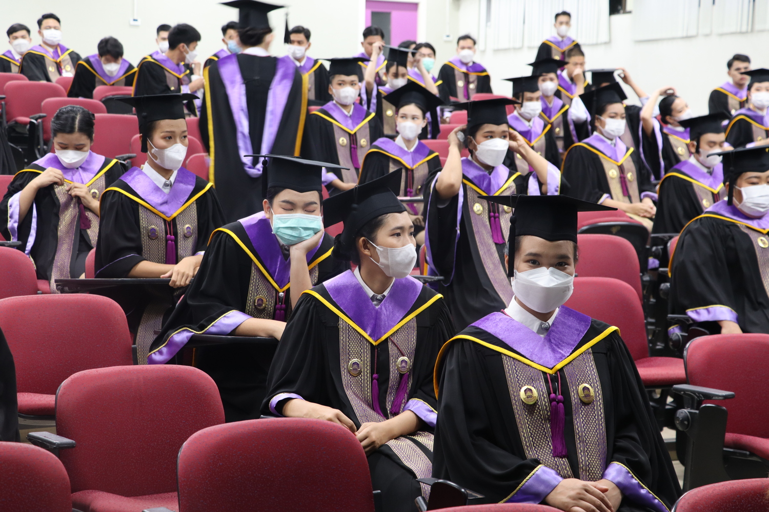 คณะรัฐศาสตร์และสังคมศาสตร์ขอแสดงความยินดีกับบัณฑิต มหาบัณฑิต คณะรัฐศาสตร์และสังคมศาสตร์ในได้เข้าร่วมฝึกซ้อมย่อย ฝึกซ้อมใหญ่และเข้าพิธีรับมอบปริญญาบัตร ปีการศึกษา 2564