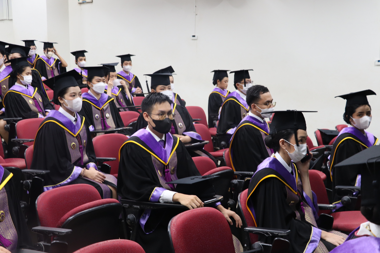 คณะรัฐศาสตร์และสังคมศาสตร์ขอแสดงความยินดีกับบัณฑิต มหาบัณฑิต คณะรัฐศาสตร์และสังคมศาสตร์ในได้เข้าร่วมฝึกซ้อมย่อย ฝึกซ้อมใหญ่และเข้าพิธีรับมอบปริญญาบัตร ปีการศึกษา 2564