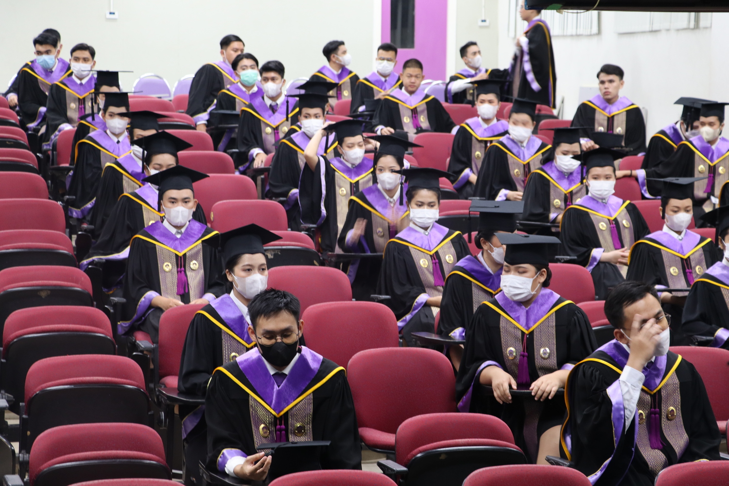 คณะรัฐศาสตร์และสังคมศาสตร์ขอแสดงความยินดีกับบัณฑิต มหาบัณฑิต คณะรัฐศาสตร์และสังคมศาสตร์ในได้เข้าร่วมฝึกซ้อมย่อย ฝึกซ้อมใหญ่และเข้าพิธีรับมอบปริญญาบัตร ปีการศึกษา 2564