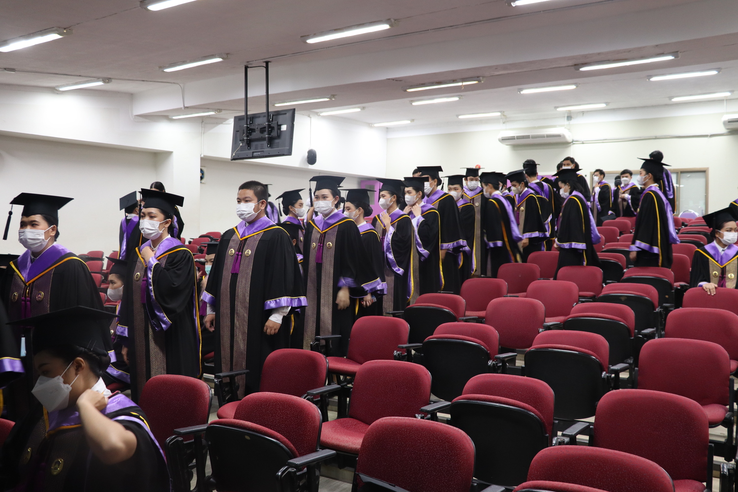 คณะรัฐศาสตร์และสังคมศาสตร์ขอแสดงความยินดีกับบัณฑิต มหาบัณฑิต คณะรัฐศาสตร์และสังคมศาสตร์ในได้เข้าร่วมฝึกซ้อมย่อย ฝึกซ้อมใหญ่และเข้าพิธีรับมอบปริญญาบัตร ปีการศึกษา 2564