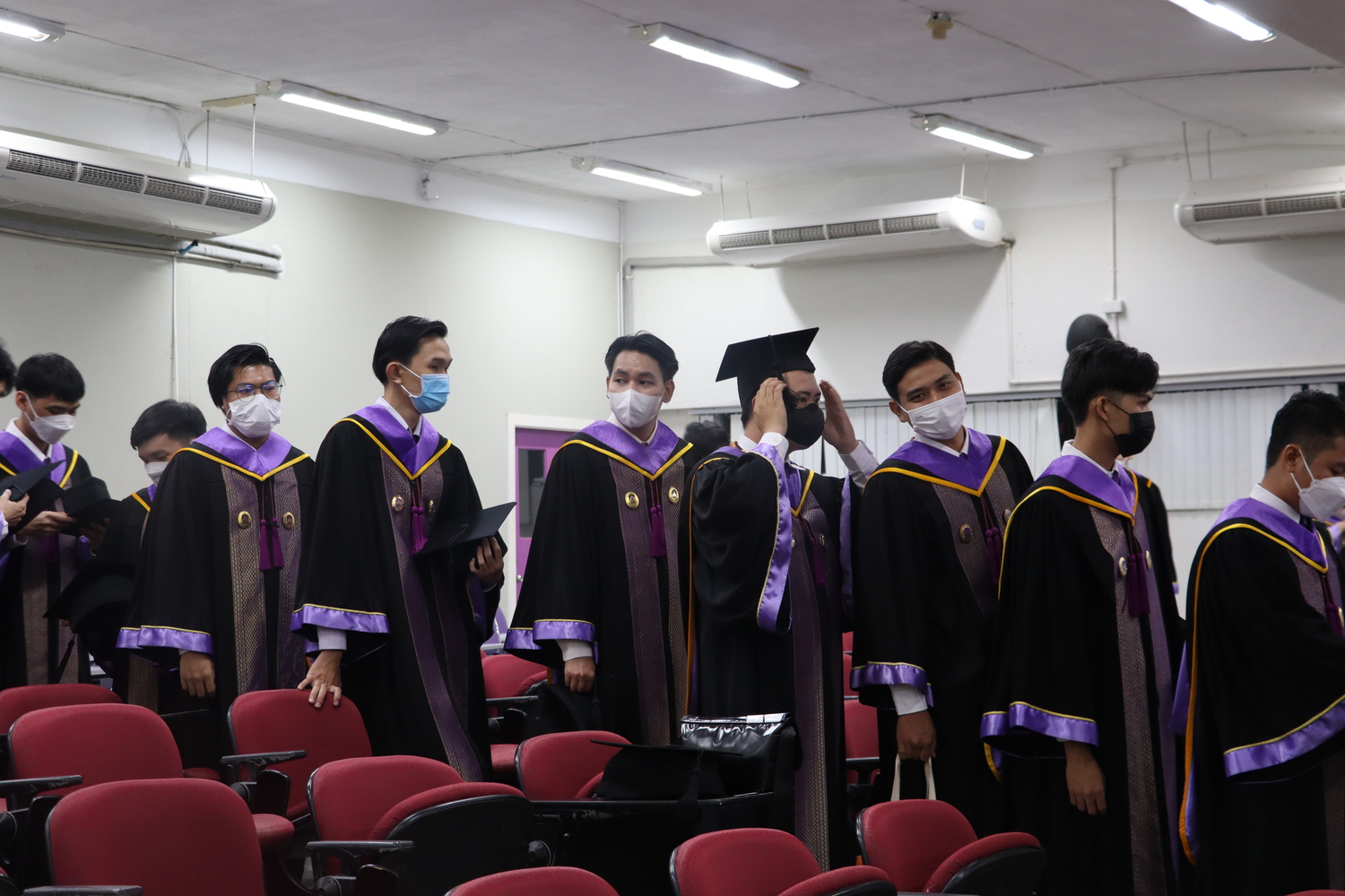 คณะรัฐศาสตร์และสังคมศาสตร์ขอแสดงความยินดีกับบัณฑิต มหาบัณฑิต คณะรัฐศาสตร์และสังคมศาสตร์ในได้เข้าร่วมฝึกซ้อมย่อย ฝึกซ้อมใหญ่และเข้าพิธีรับมอบปริญญาบัตร ปีการศึกษา 2564