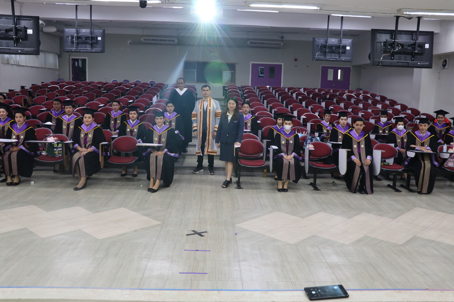 คณะรัฐศาสตร์และสังคมศาสตร์ขอแสดงความยินดีกับบัณฑิต มหาบัณฑิต คณะรัฐศาสตร์และสังคมศาสตร์ในได้เข้าร่วมฝึกซ้อมย่อย ฝึกซ้อมใหญ่และเข้าพิธีรับมอบปริญญาบัตร ปีการศึกษา 2564