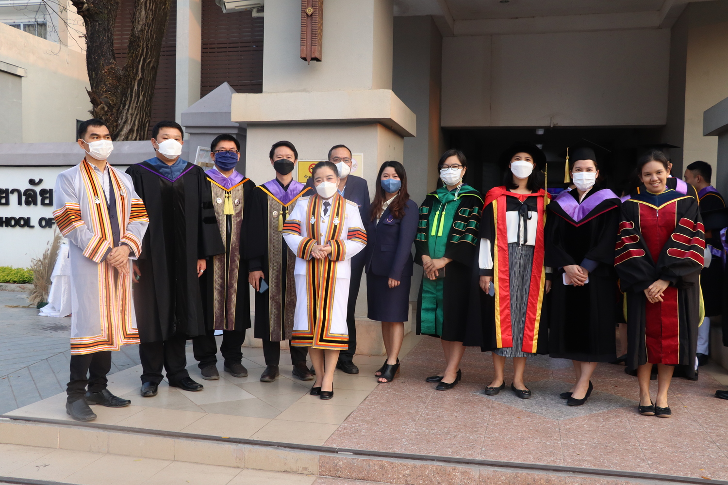 คณะรัฐศาสตร์และสังคมศาสตร์ขอแสดงความยินดีกับบัณฑิต มหาบัณฑิต คณะรัฐศาสตร์และสังคมศาสตร์ในได้เข้าร่วมฝึกซ้อมย่อย ฝึกซ้อมใหญ่และเข้าพิธีรับมอบปริญญาบัตร ปีการศึกษา 2564