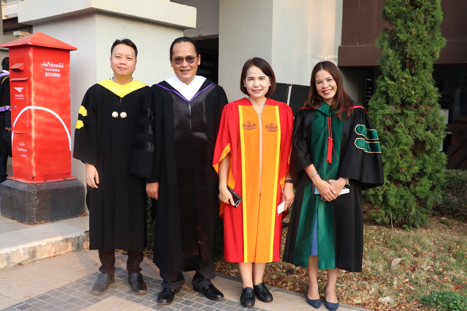 คณะรัฐศาสตร์และสังคมศาสตร์ขอแสดงความยินดีกับบัณฑิต มหาบัณฑิต คณะรัฐศาสตร์และสังคมศาสตร์ในได้เข้าร่วมฝึกซ้อมย่อย ฝึกซ้อมใหญ่และเข้าพิธีรับมอบปริญญาบัตร ปีการศึกษา 2564