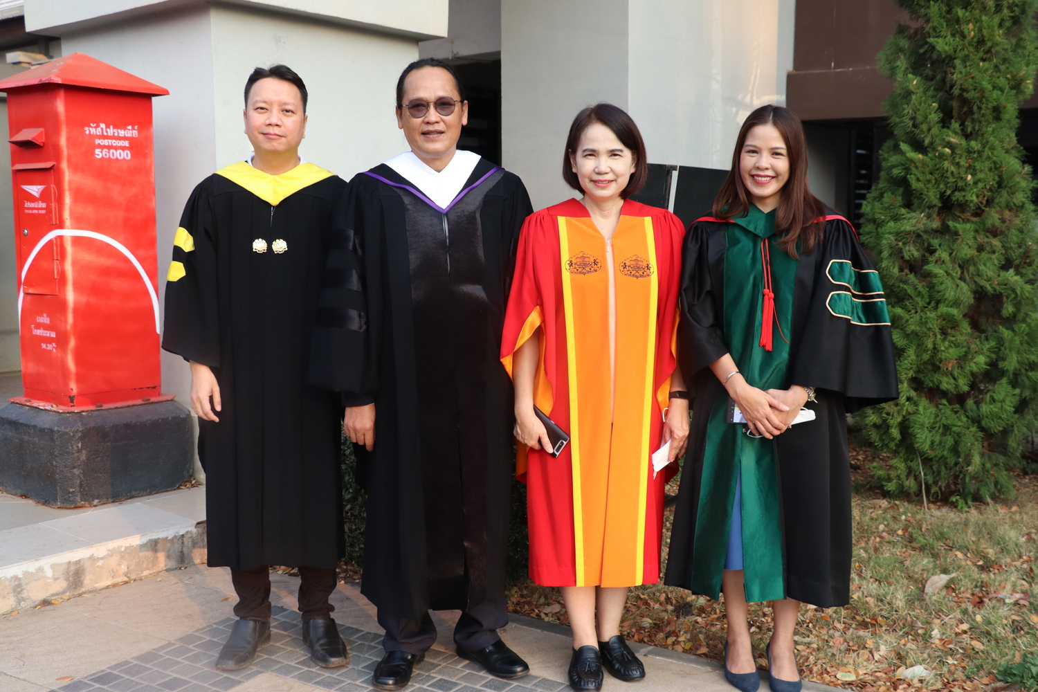 คณะรัฐศาสตร์และสังคมศาสตร์ขอแสดงความยินดีกับบัณฑิต มหาบัณฑิต คณะรัฐศาสตร์และสังคมศาสตร์ในได้เข้าร่วมฝึกซ้อมย่อย ฝึกซ้อมใหญ่และเข้าพิธีรับมอบปริญญาบัตร ปีการศึกษา 2564