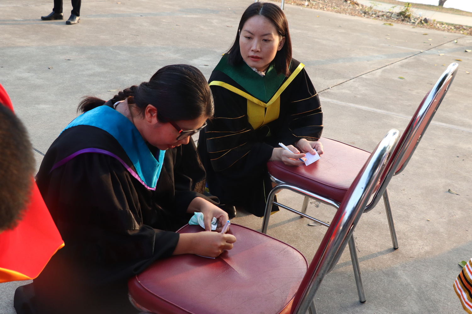 คณะรัฐศาสตร์และสังคมศาสตร์ขอแสดงความยินดีกับบัณฑิต มหาบัณฑิต คณะรัฐศาสตร์และสังคมศาสตร์ในได้เข้าร่วมฝึกซ้อมย่อย ฝึกซ้อมใหญ่และเข้าพิธีรับมอบปริญญาบัตร ปีการศึกษา 2564