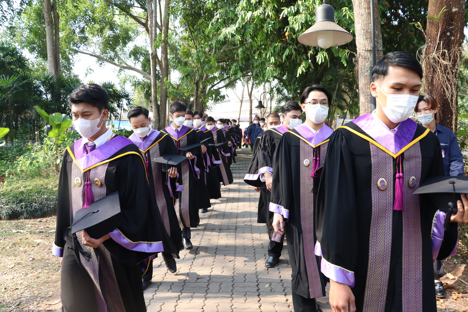 คณะรัฐศาสตร์และสังคมศาสตร์ขอแสดงความยินดีกับบัณฑิต มหาบัณฑิต คณะรัฐศาสตร์และสังคมศาสตร์ในได้เข้าร่วมฝึกซ้อมย่อย ฝึกซ้อมใหญ่และเข้าพิธีรับมอบปริญญาบัตร ปีการศึกษา 2564