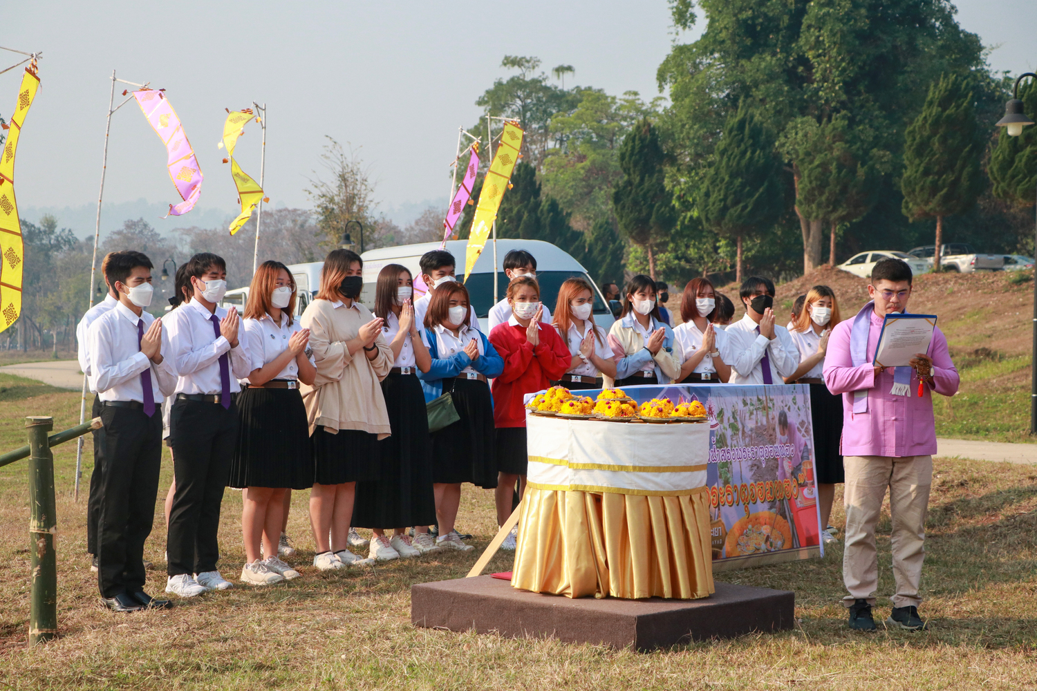 พิธีตักน้ำและเจริญพุทธมนต์น้ำสรงพระธาตุจอมทอง ภายใต้โครงการประเพณีแห่ผ้าห่มพระธาตุจอมทอง ประจำปี 2566