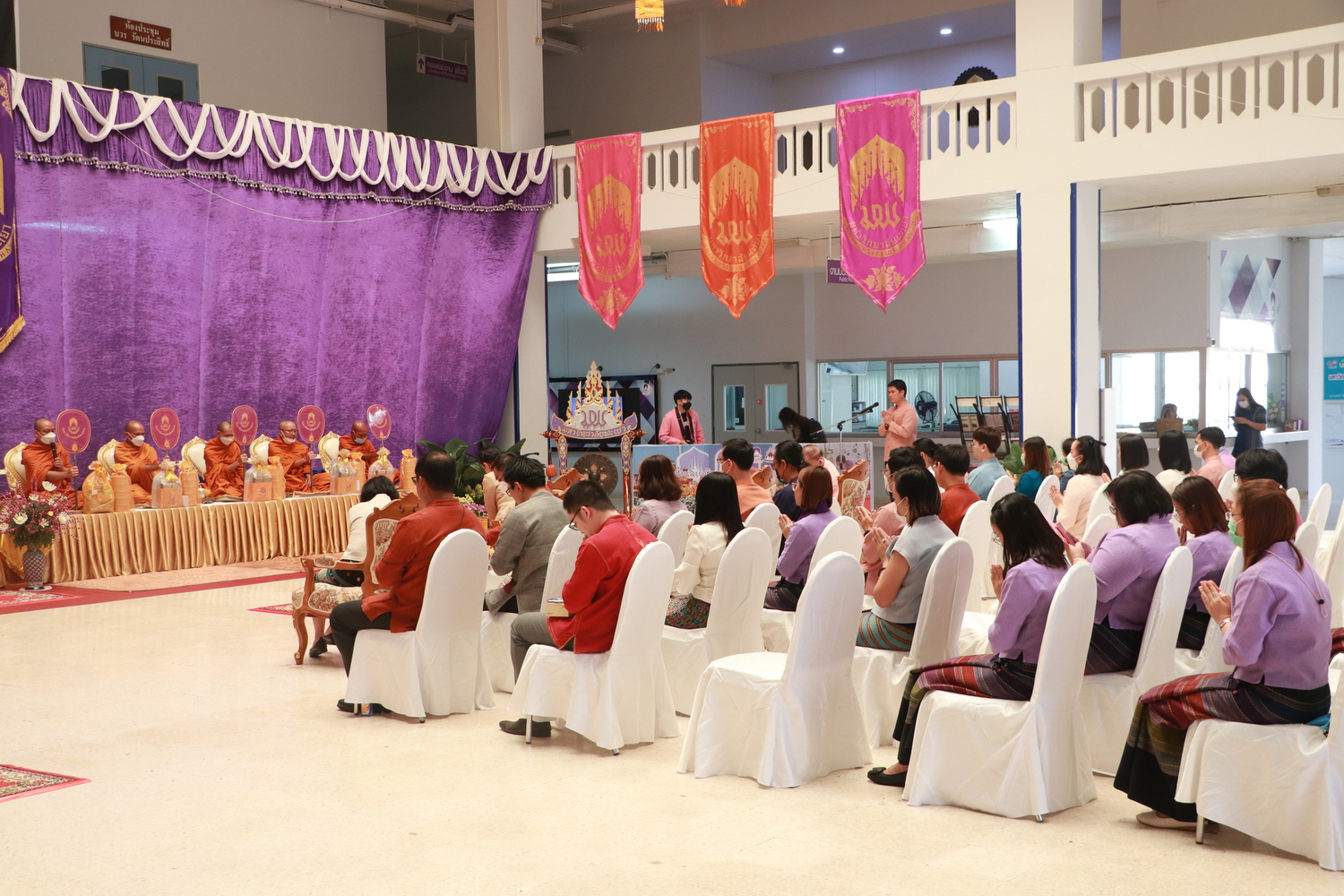 พิธีตักน้ำและเจริญพุทธมนต์น้ำสรงพระธาตุจอมทอง ภายใต้โครงการประเพณีแห่ผ้าห่มพระธาตุจอมทอง ประจำปี 2566