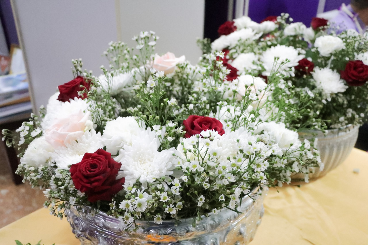 คณะรัฐศาสตร์และสังคมศาสตร์เข้าร่วมพิธีทำบุญวิทยาลัยการศึกษาและกิจกรรมประเพณีสงกรานต์รดน้ำดำหัวผู้บริหารและผู้อาวุโส ประจำปี 2566