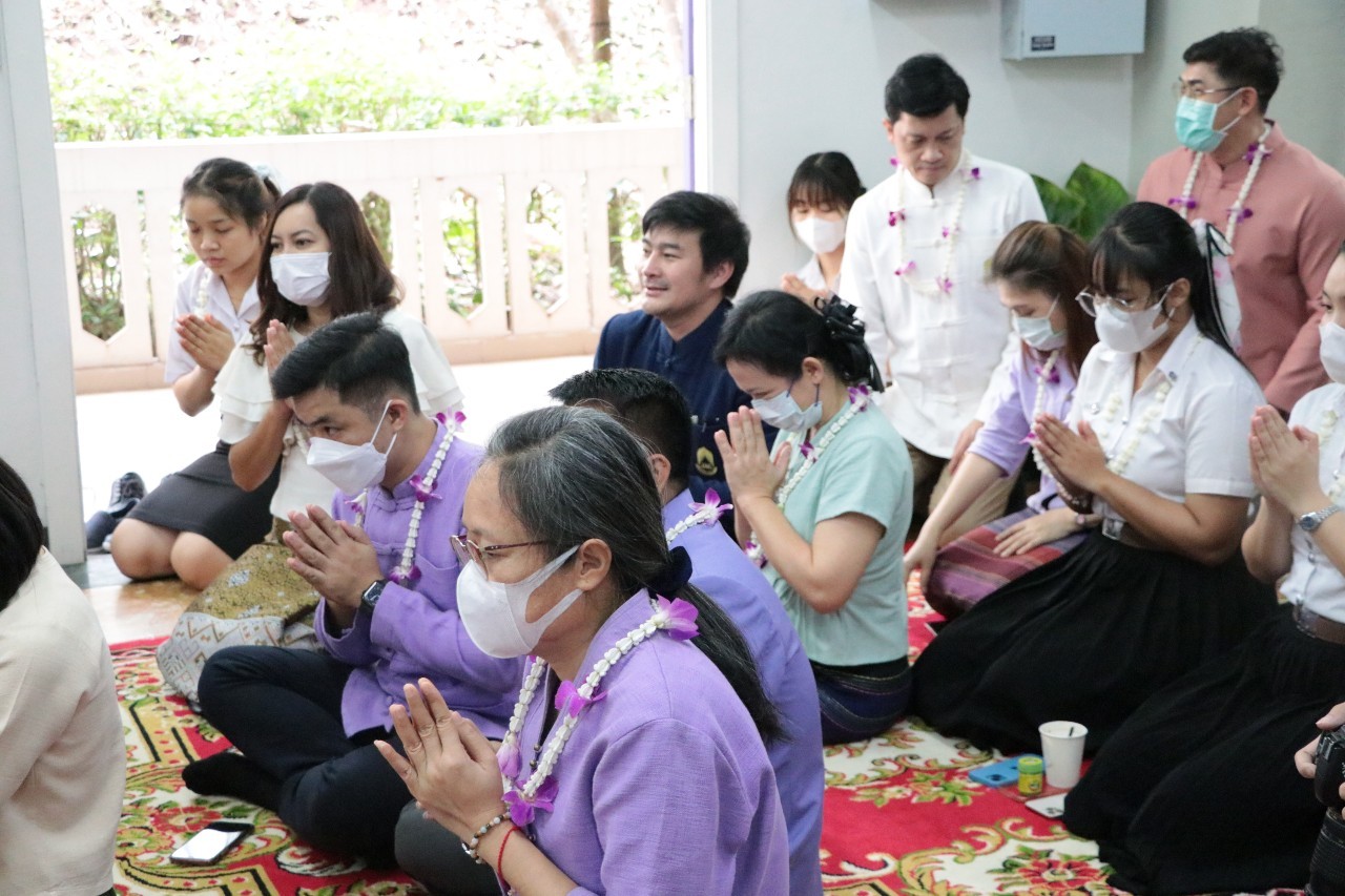 คณะรัฐศาสตร์และสังคมศาสตร์เข้าร่วมพิธีทำบุญวิทยาลัยการศึกษาและกิจกรรมประเพณีสงกรานต์รดน้ำดำหัวผู้บริหารและผู้อาวุโส ประจำปี 2566