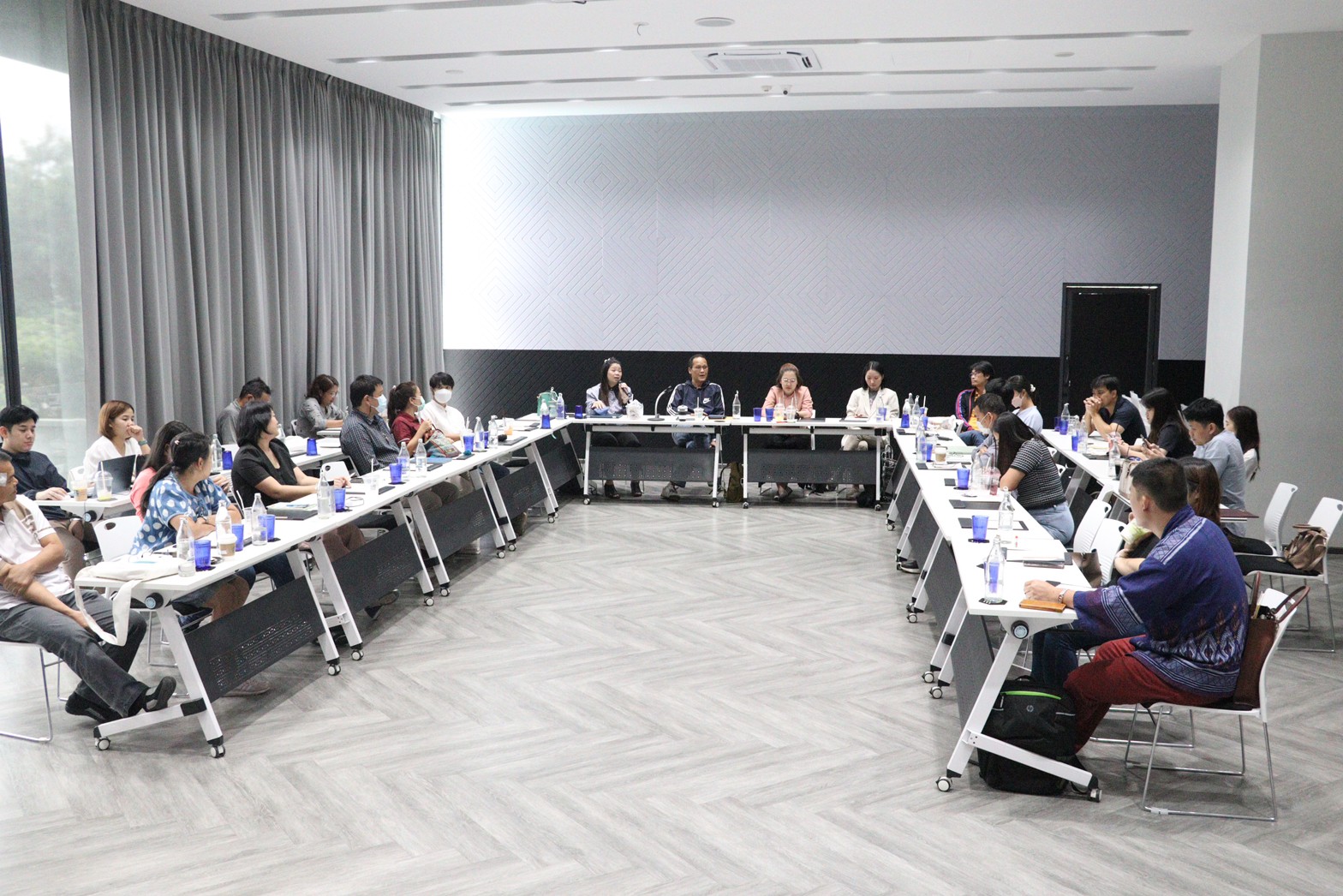 คณะรัฐศาสตร์และสังคมศาสตร์จัดโครงการประชุมบุคลากรคณะรัฐศาสตร์และสังคมศาสตร์ ครั้งที่ 2 ประจำปีงบประมาณ พ.ศ.2566 ณ โรงแรม M2 Waterside อำเภอเมือง จังหวัดพะเยา