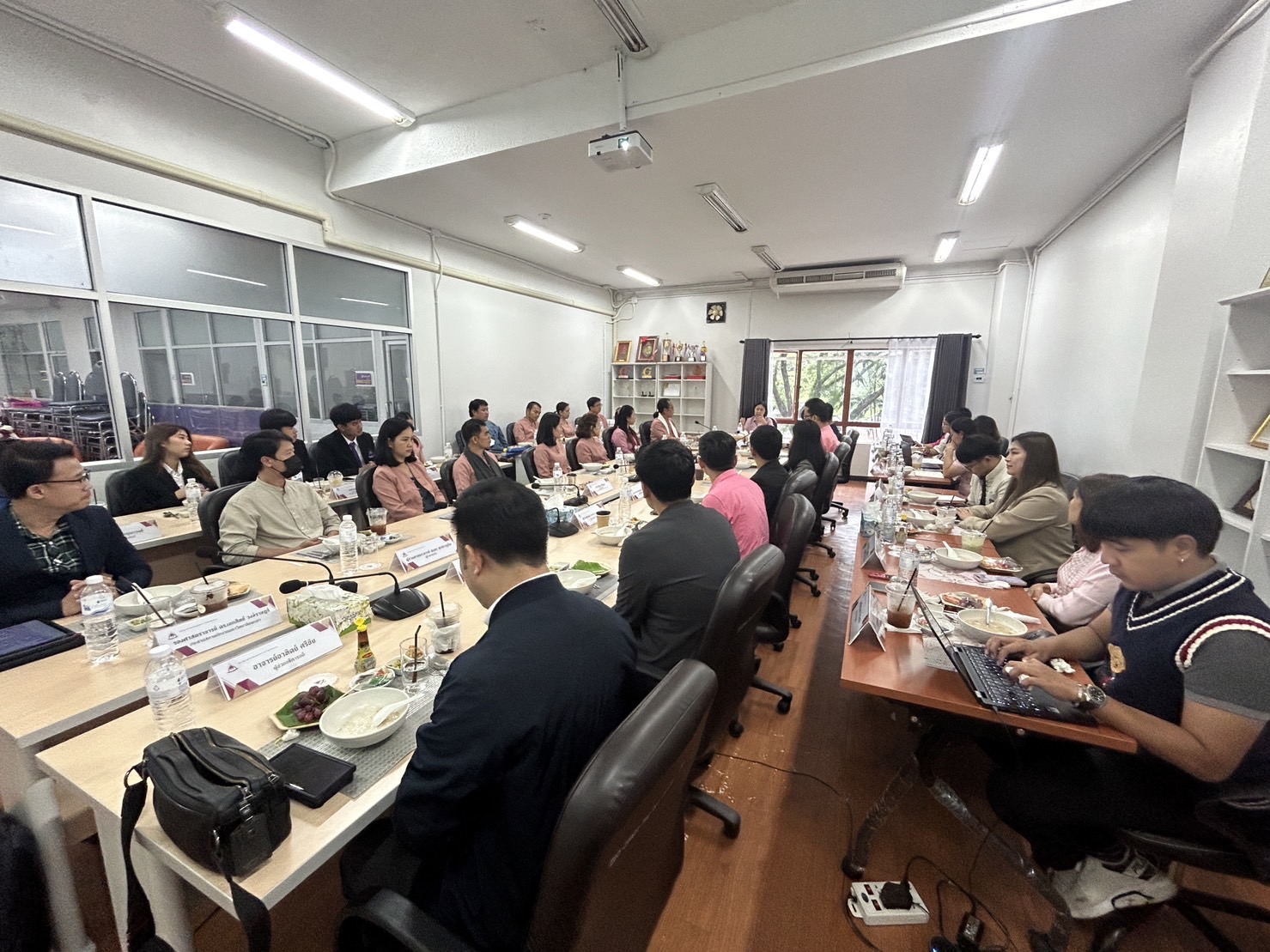 คณะรัฐศาสตร์และสังคมศาสตร์จัดกิจกรรมสภากาแฟสัญจร ประจำปี พ.ศ. 2566