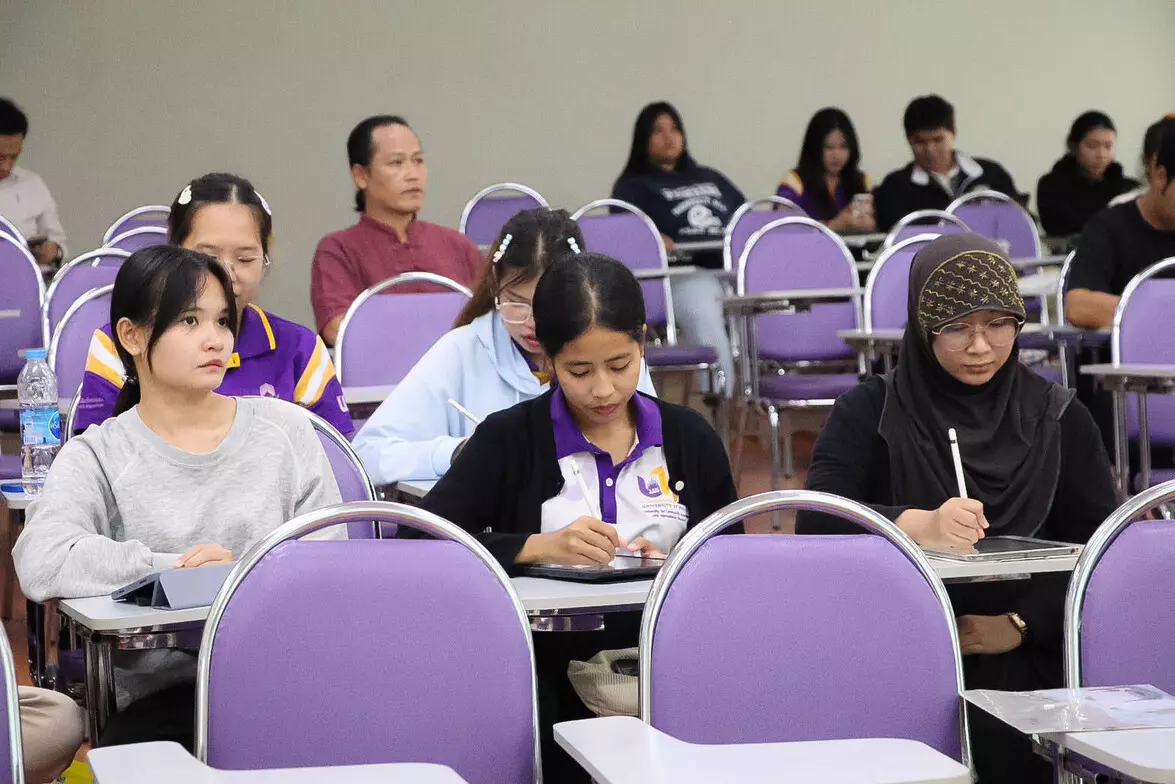 คณะรัฐศาสตร์และสังคมศาสตร์ จัดโครงการอบรมความรู้เกี่ยวกับระบบสารสนเทศภูมิศาสตร์เบื้องต้น (GIS) สำหรับนิสิต