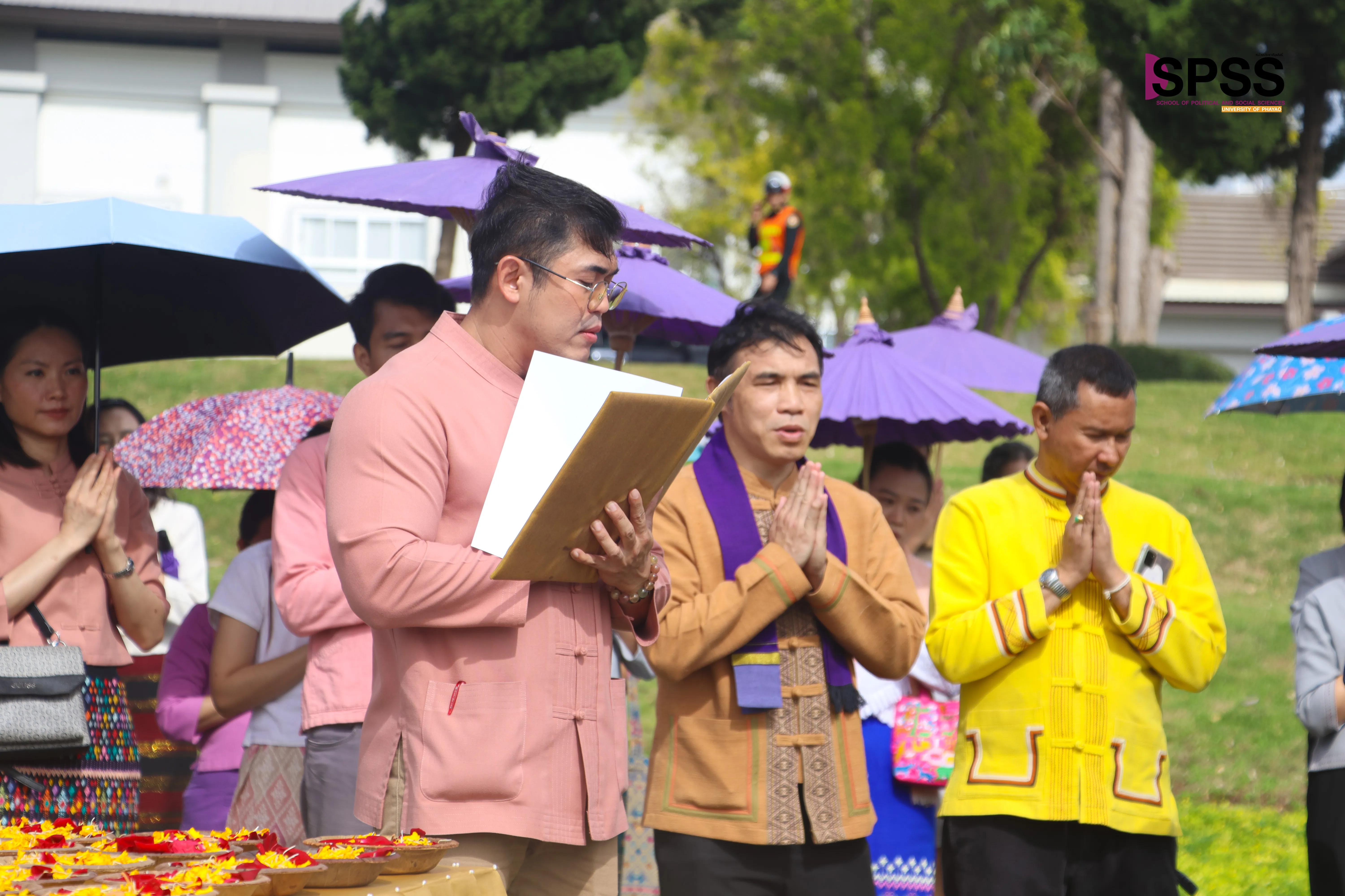 10 ปีแห่งศรัทธา จัดพิธีสักการะพระบรมสารีริกธาตุ พิธีตักน้ำและเจริญพระพุทธมนต์น้ำสรงพระธาตุจอมทอง