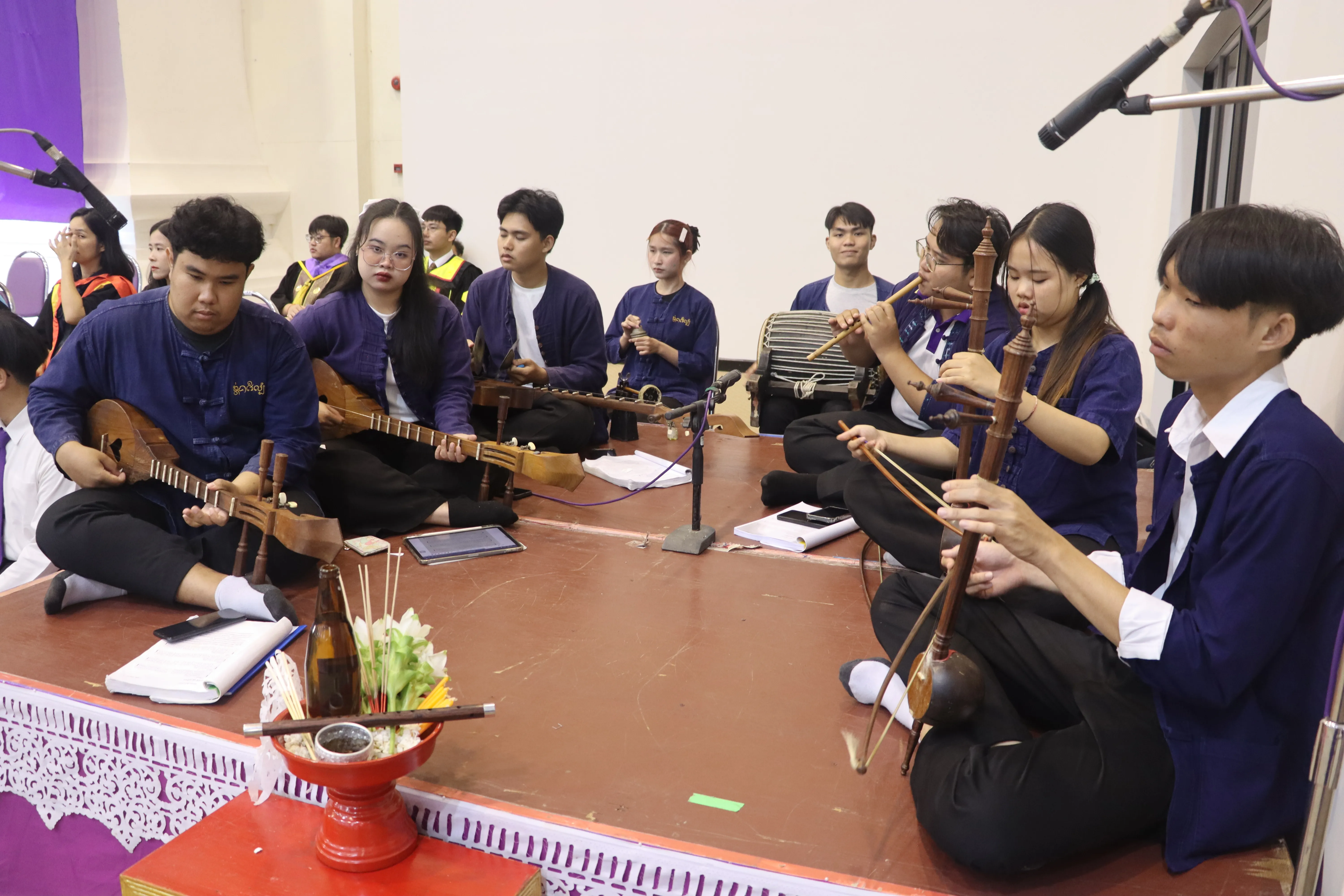 อาจารย์คณะรัฐศาสตร์และสังคมศาสตร์ ได้รับรางวัลอาจารย์มืออาชีพ มหาวิทยาลัยพะเยา UP-PSF ปี พ.ศ. 2568 ในพิธีไหว้ครูมหาวิทยาลัยพะเยา ประจำปีการศึกษา 2568