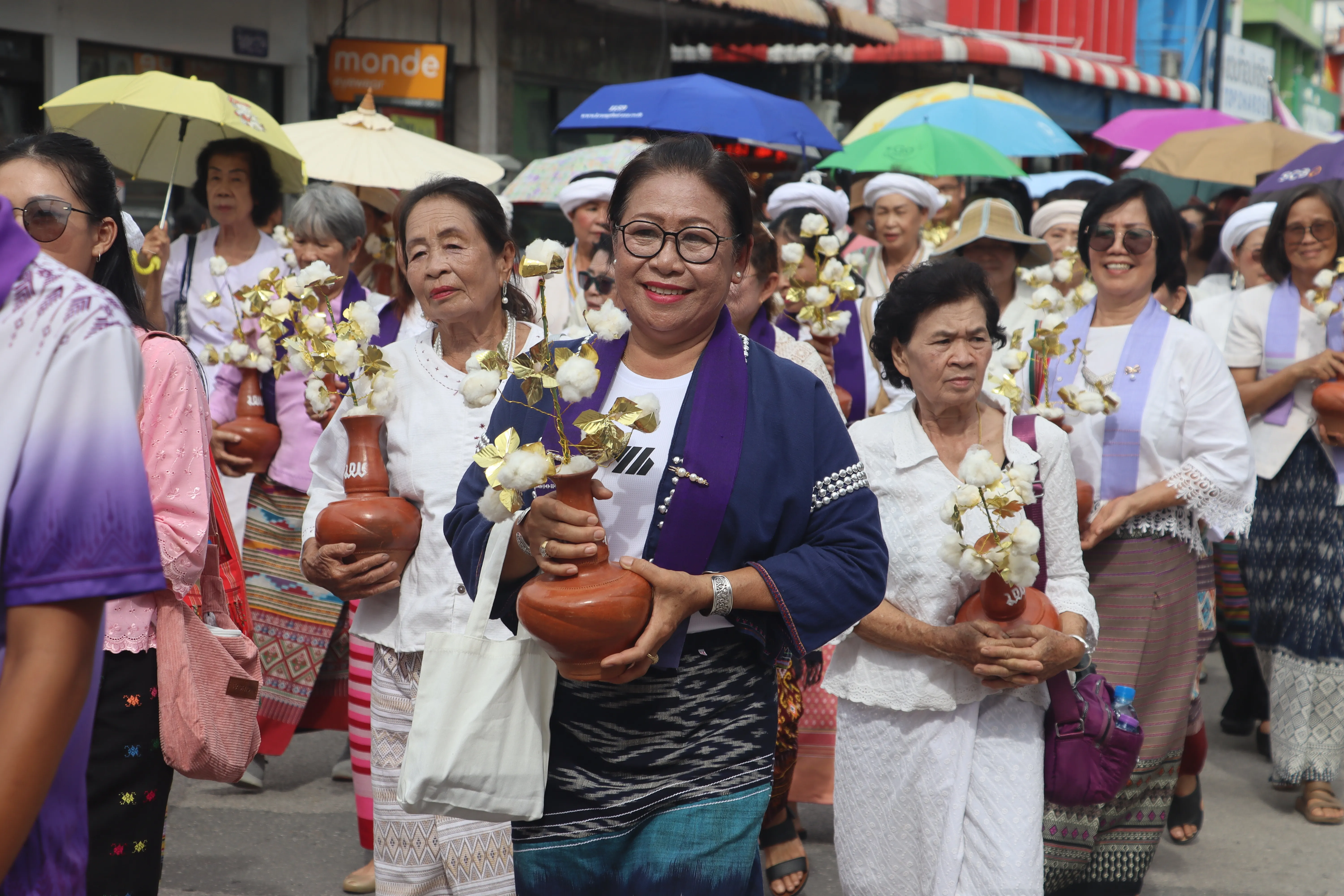 คณะรัฐศาสตร์และสังคมศาสตร์ มหาวิทยาลัยพะเยา ร่วมสืบสาน “ประเพณีแห่ผ้าห่มพระธาตุจอมทอง” ครั้งที่ 10