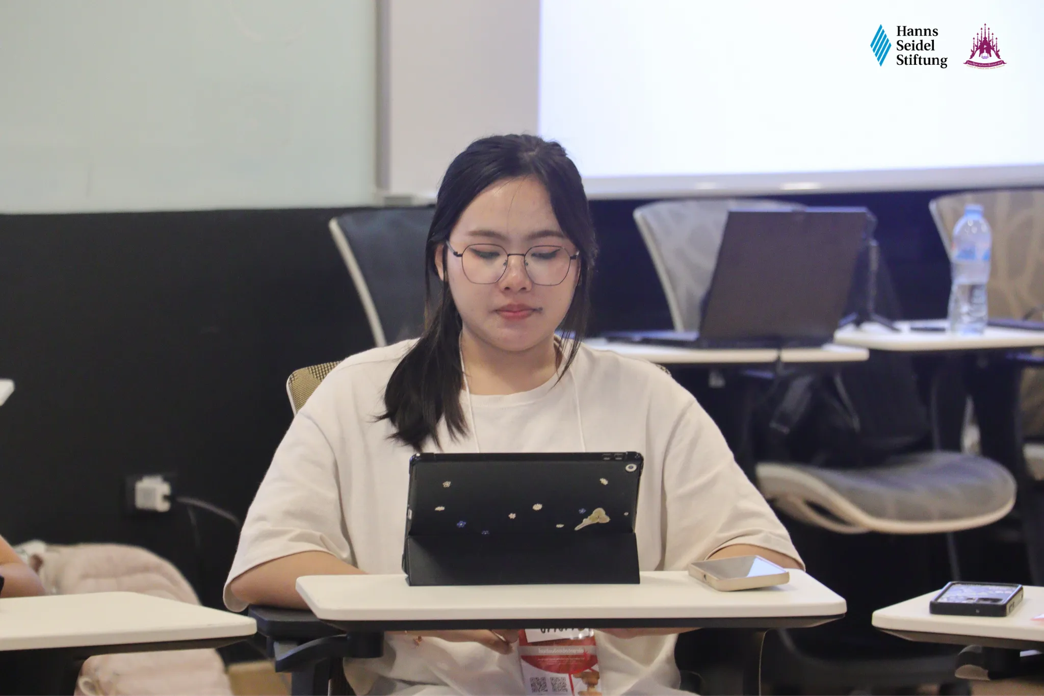 คณะรัฐศาสตร์และสังคมศาสตร์ ม.พะเยา ร่วมกับมูลนิธิฮันส์ ไซเดล จัดโครงการค่ายเยาวชนประชาธิปไตยครั้งที่ 11 ภายใต้หัวข้อ “Glocalizing Democracy: From Global to Local” คณะรัฐศาสตร์และสังคมศาสตร์ ม.พะเยา ร่วมกับมูลนิธิฮันส์ ไซเดล จัดโครงการค่ายเยาวชนประชาธิปไตยครั้งที่ 11 ภายใต้หัวข้อ “Glocalizing Democracy: From Global to Local”