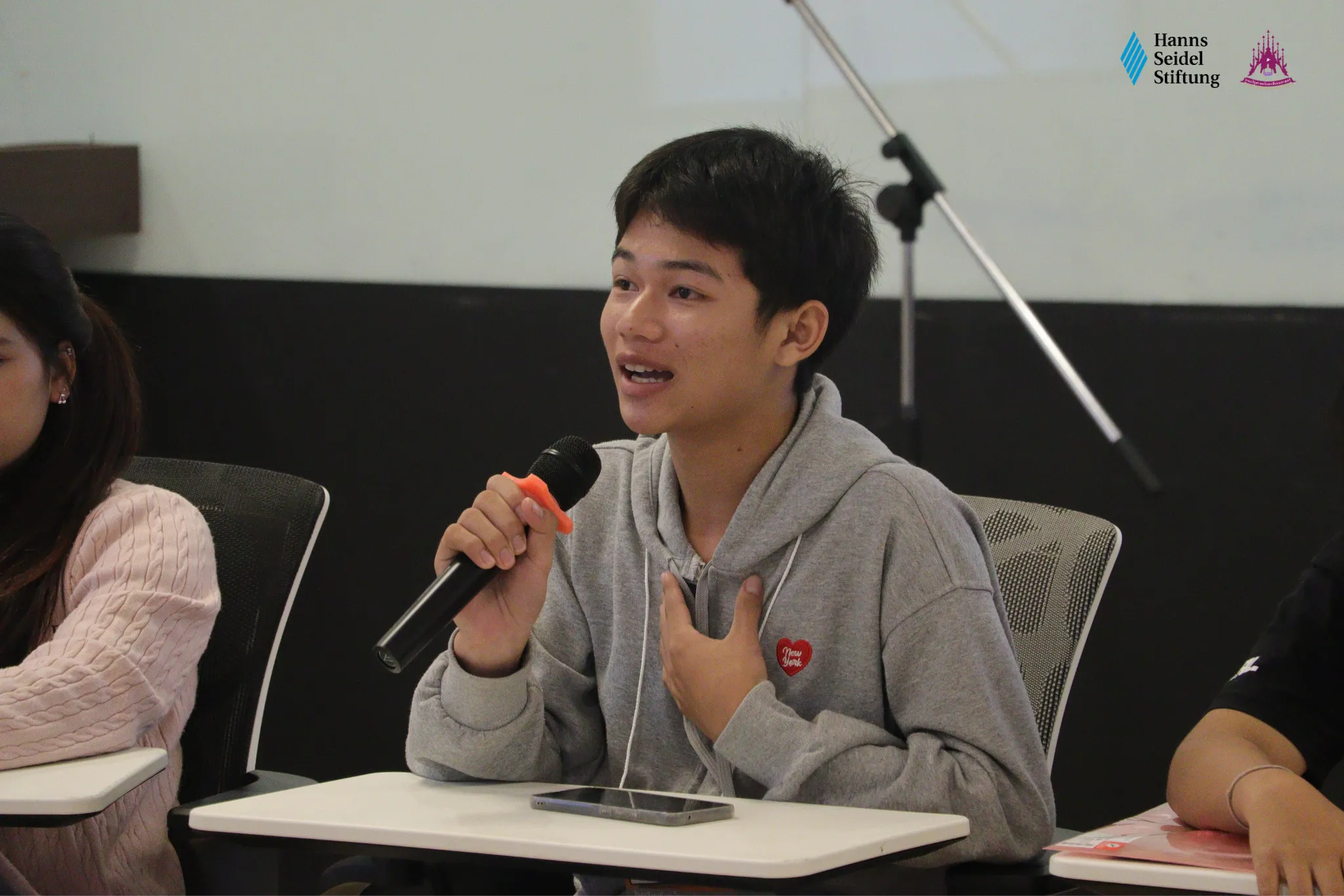 คณะรัฐศาสตร์และสังคมศาสตร์ ม.พะเยา ร่วมกับมูลนิธิฮันส์ ไซเดล จัดโครงการค่ายเยาวชนประชาธิปไตยครั้งที่ 11 ภายใต้หัวข้อ “Glocalizing Democracy: From Global to Local” คณะรัฐศาสตร์และสังคมศาสตร์ ม.พะเยา ร่วมกับมูลนิธิฮันส์ ไซเดล จัดโครงการค่ายเยาวชนประชาธิปไตยครั้งที่ 11 ภายใต้หัวข้อ “Glocalizing Democracy: From Global to Local”