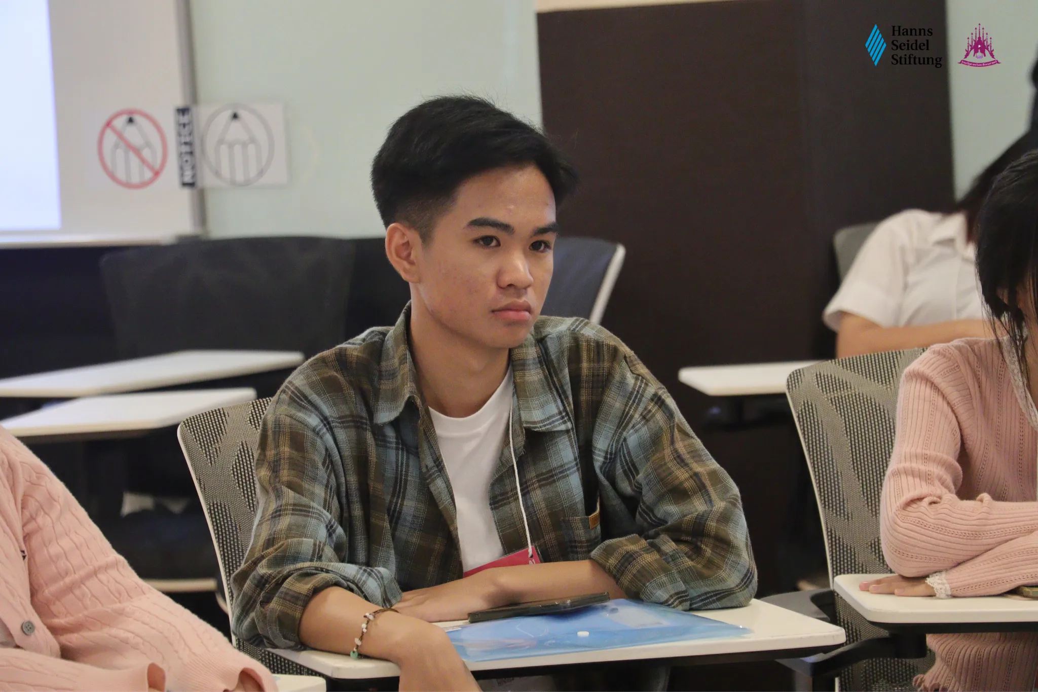 คณะรัฐศาสตร์และสังคมศาสตร์ ม.พะเยา ร่วมกับมูลนิธิฮันส์ ไซเดล จัดโครงการค่ายเยาวชนประชาธิปไตยครั้งที่ 11 ภายใต้หัวข้อ “Glocalizing Democracy: From Global to Local” คณะรัฐศาสตร์และสังคมศาสตร์ ม.พะเยา ร่วมกับมูลนิธิฮันส์ ไซเดล จัดโครงการค่ายเยาวชนประชาธิปไตยครั้งที่ 11 ภายใต้หัวข้อ “Glocalizing Democracy: From Global to Local”