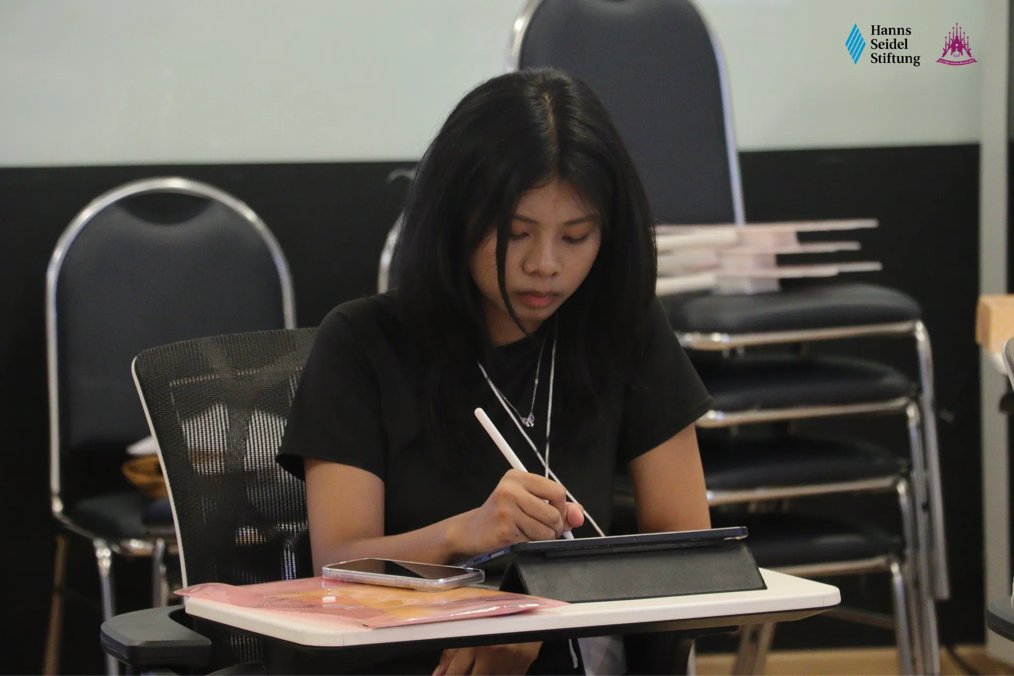 คณะรัฐศาสตร์และสังคมศาสตร์ ม.พะเยา ร่วมกับมูลนิธิฮันส์ ไซเดล จัดโครงการค่ายเยาวชนประชาธิปไตยครั้งที่ 11 ภายใต้หัวข้อ “Glocalizing Democracy: From Global to Local” คณะรัฐศาสตร์และสังคมศาสตร์ ม.พะเยา ร่วมกับมูลนิธิฮันส์ ไซเดล จัดโครงการค่ายเยาวชนประชาธิปไตยครั้งที่ 11 ภายใต้หัวข้อ “Glocalizing Democracy: From Global to Local”