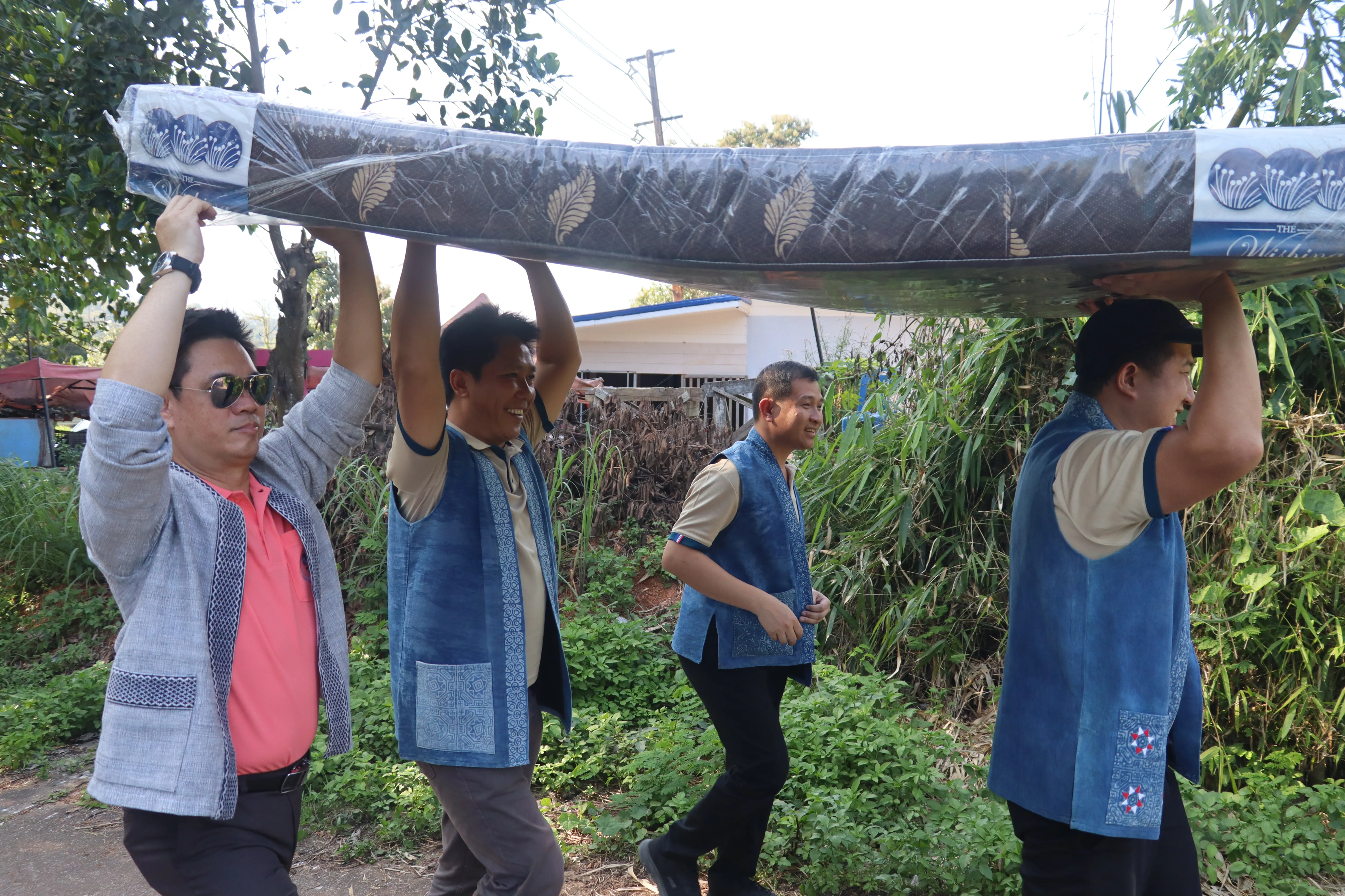 คณะรัฐศาสตร์และสังคมศาสตร์ ม.พะเยา ร่วมสืบสาน "ประเพณีตานต้อด" ประจำปี 2568 พร้อมส่งมอบความช่วยเหลือแก่ชุมชน