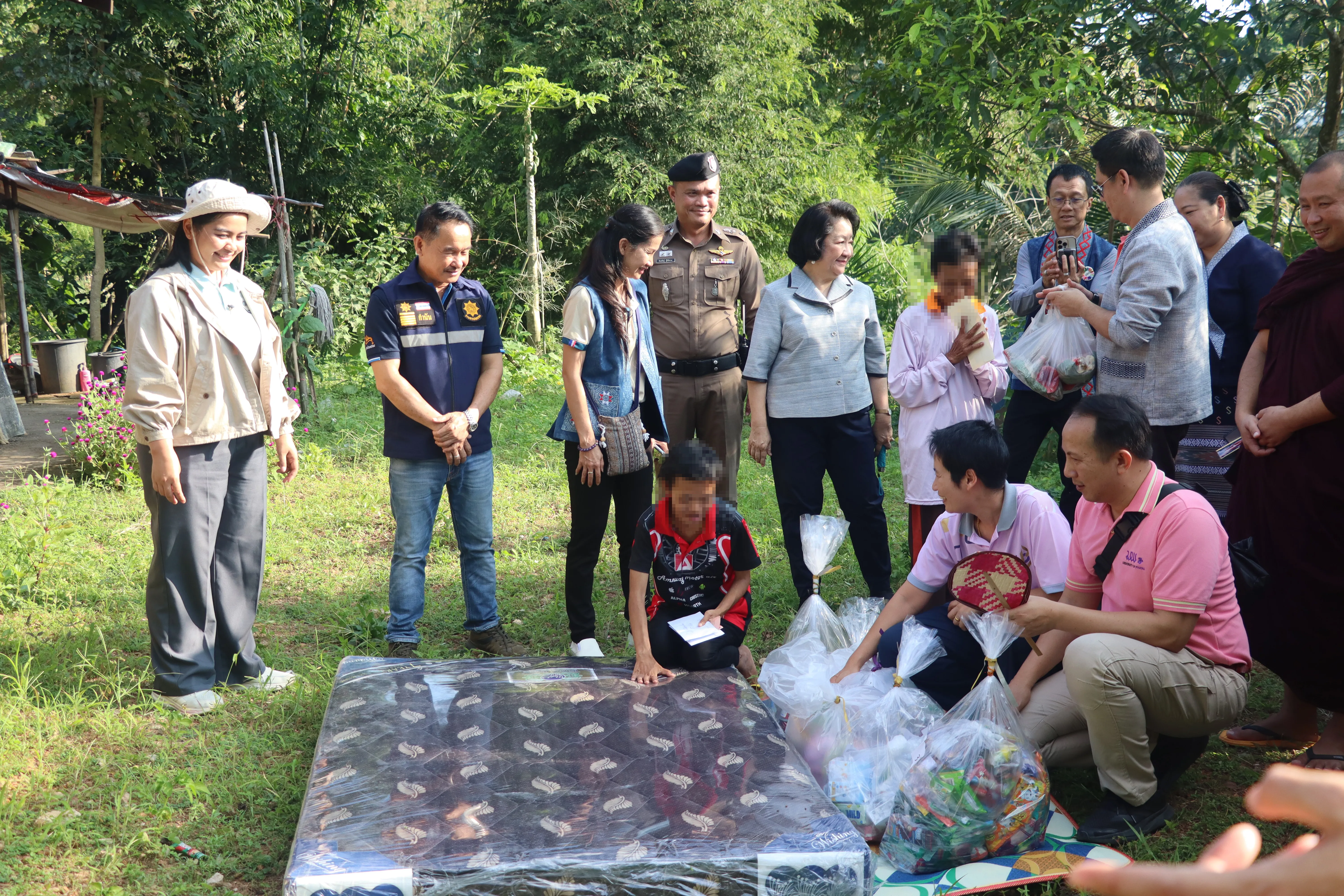คณะรัฐศาสตร์และสังคมศาสตร์ ม.พะเยา ร่วมสืบสาน "ประเพณีตานต้อด" ประจำปี 2568 พร้อมส่งมอบความช่วยเหลือแก่ชุมชน