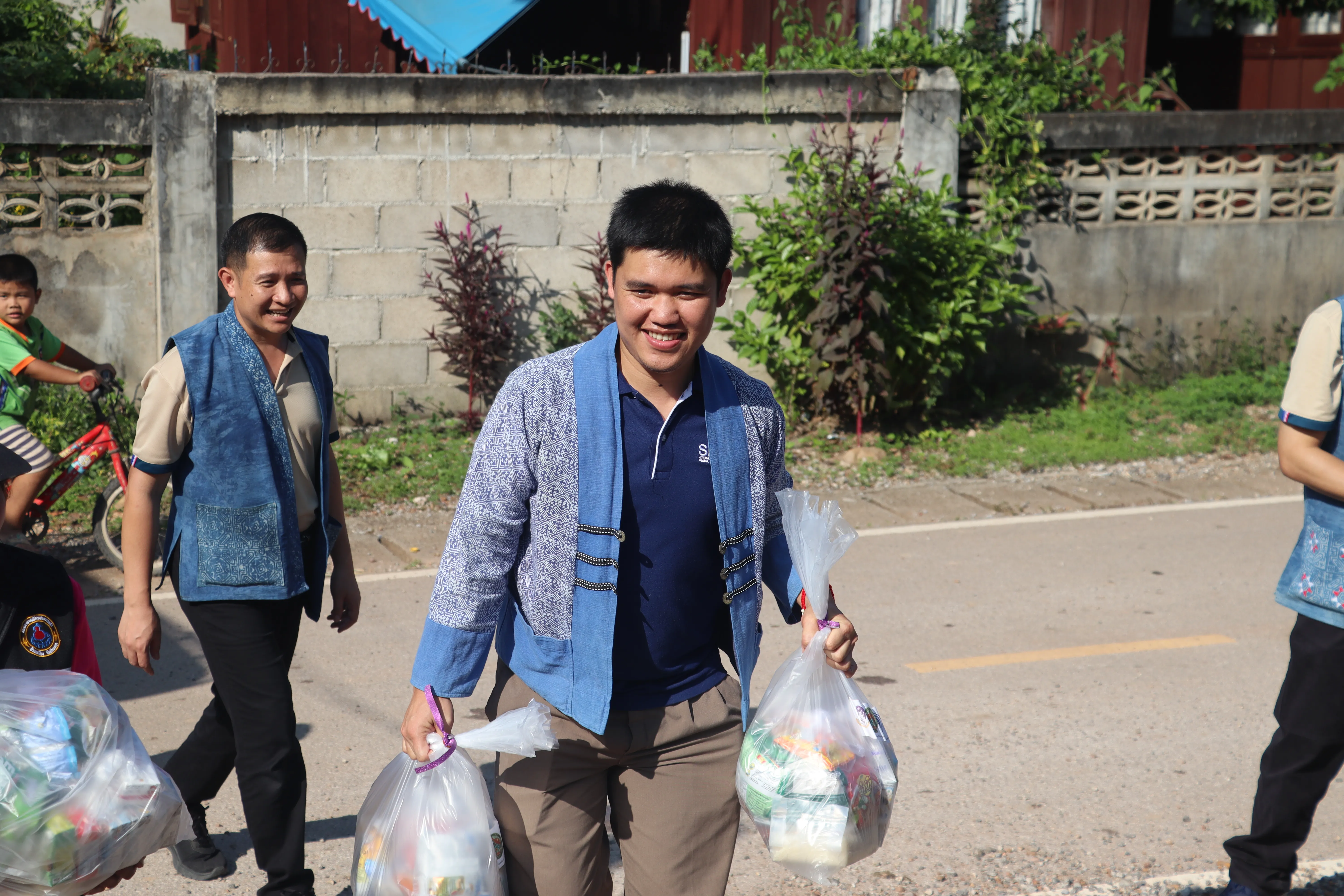 คณะรัฐศาสตร์และสังคมศาสตร์ ม.พะเยา ร่วมสืบสาน "ประเพณีตานต้อด" ประจำปี 2568 พร้อมส่งมอบความช่วยเหลือแก่ชุมชน