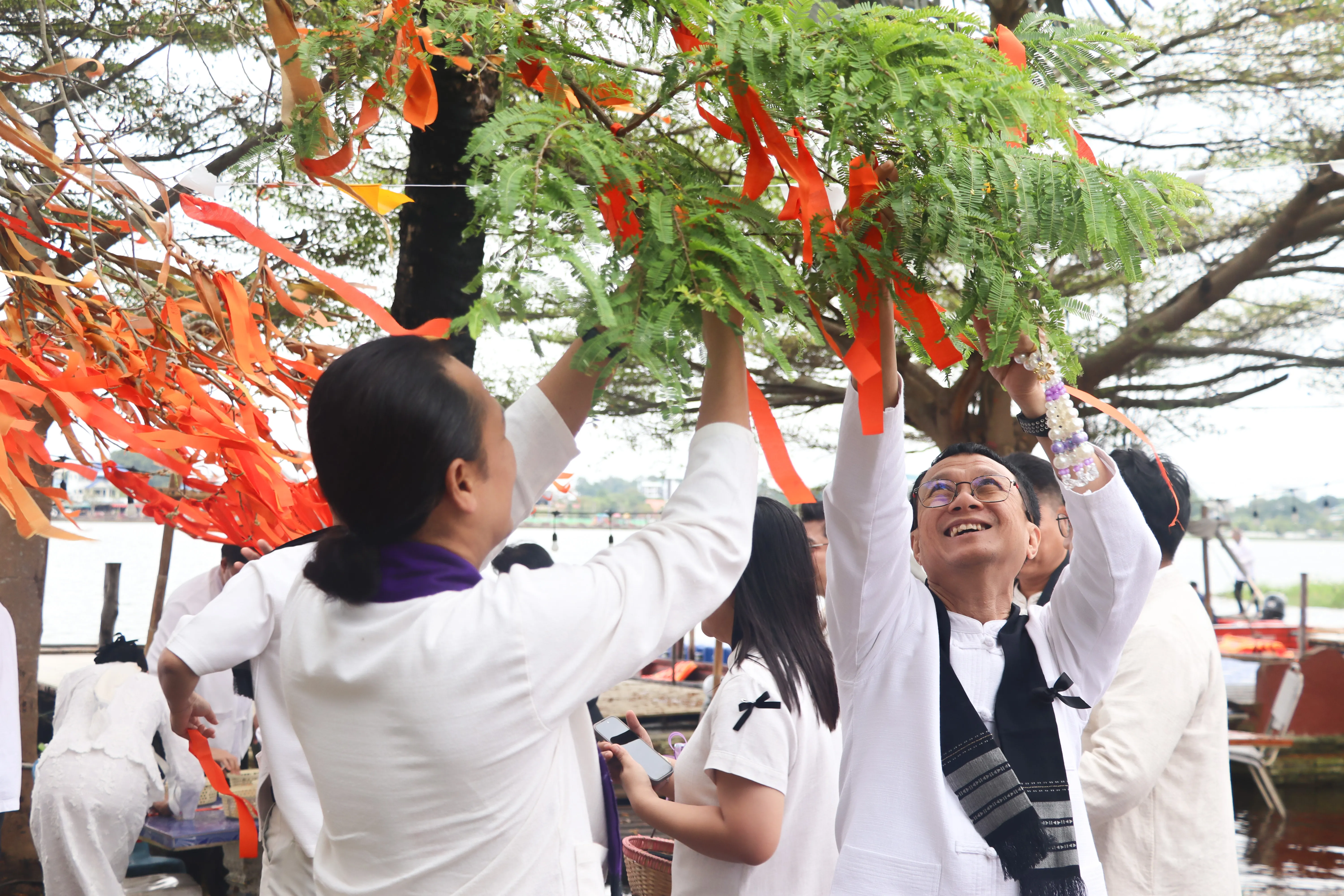 คณะรัฐศาสตร์และสังคมศาสตร์ มหาวิทยาลัยพะเยา ร่วมกิจกรรม “โมเมนต์แห่งความทรงจำ 15 ค่ำ เดือน 12” สืบสานประเพณีล้านนาและถวายเป็นพระราชกุศล