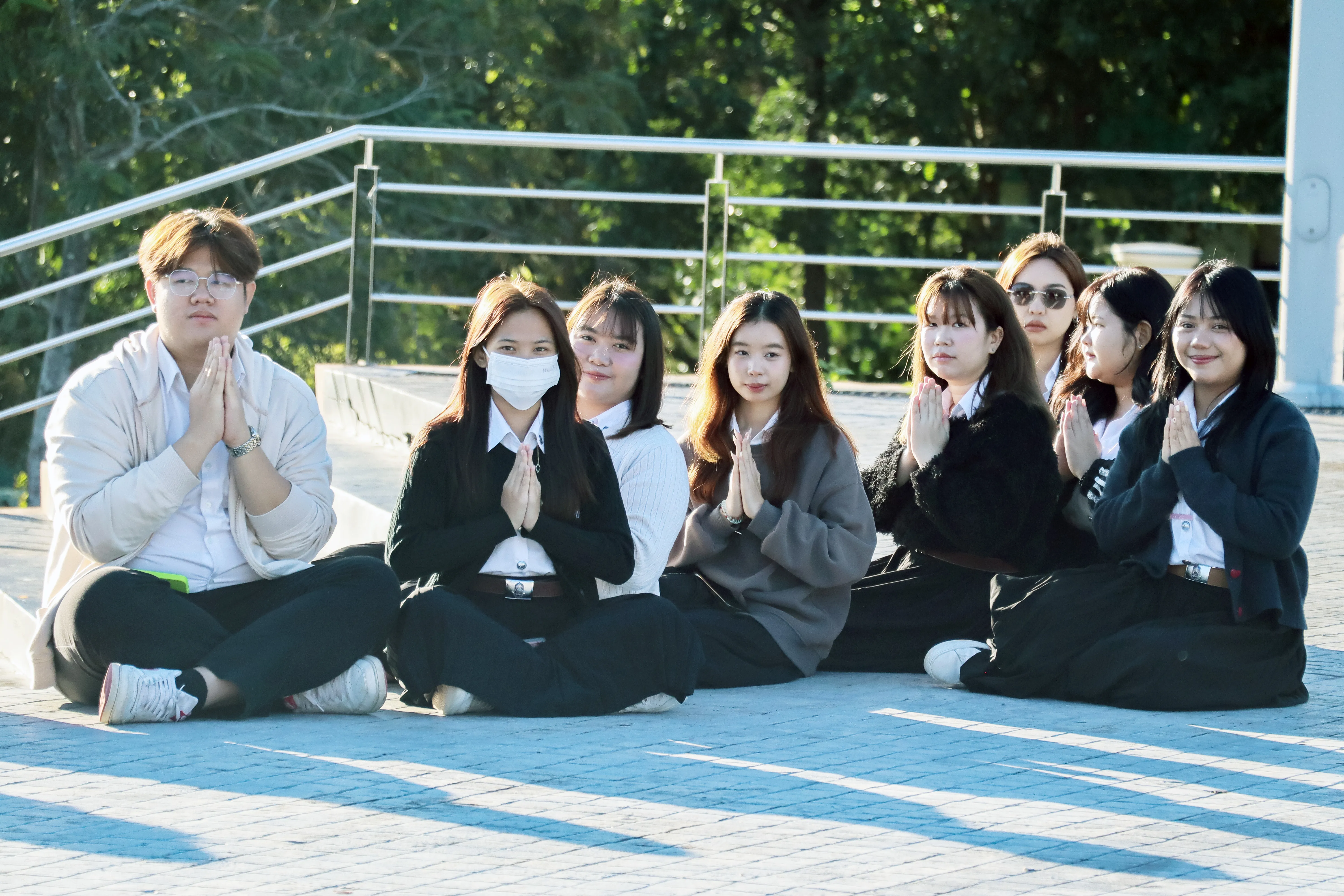 น้อมเกล้าฯ ถวายพระราชกุศล คณะรัฐศาสตร์และสังคมศาสตร์ พร้อมคณะแพทย์-พยาบาล ร่วมเป็นเจ้าภาพหลักในพิธีตักบาตร ณ ลานพระบรมราชานุสาวรีย์สมเด็จพระนเรศวรฯ