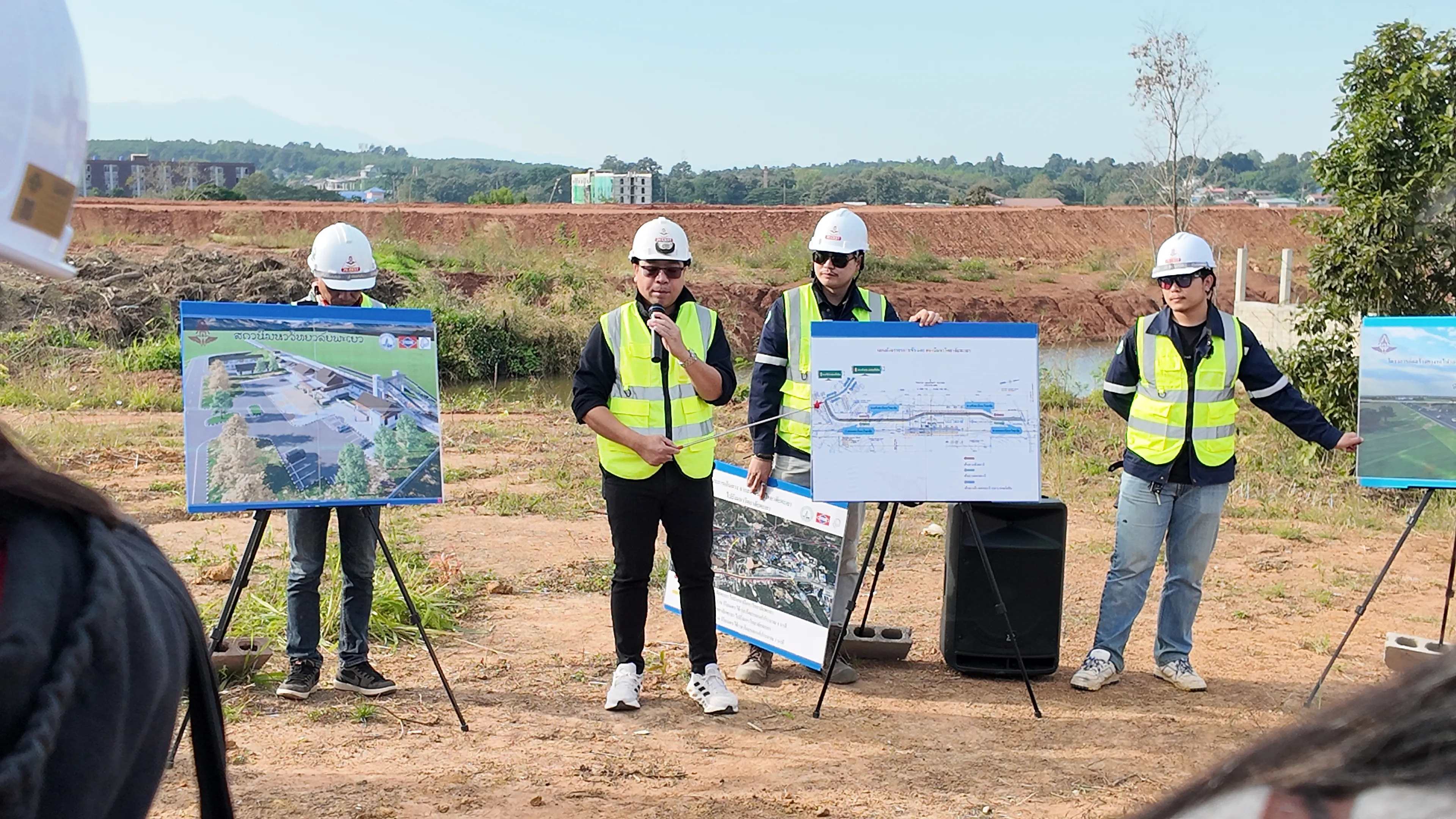 รัฐศาสตร์และสังคมศาสตร์ ม.พะเยา นำทัพนิสิต 95 คน ศึกษาดูงาน "อุโมงค์แม่กา" โครงการรถไฟทางคู่ เพื่อเรียนรู้ 'นโยบายสาธารณะ' และการบริหารโครงการขนาดใหญ่ !