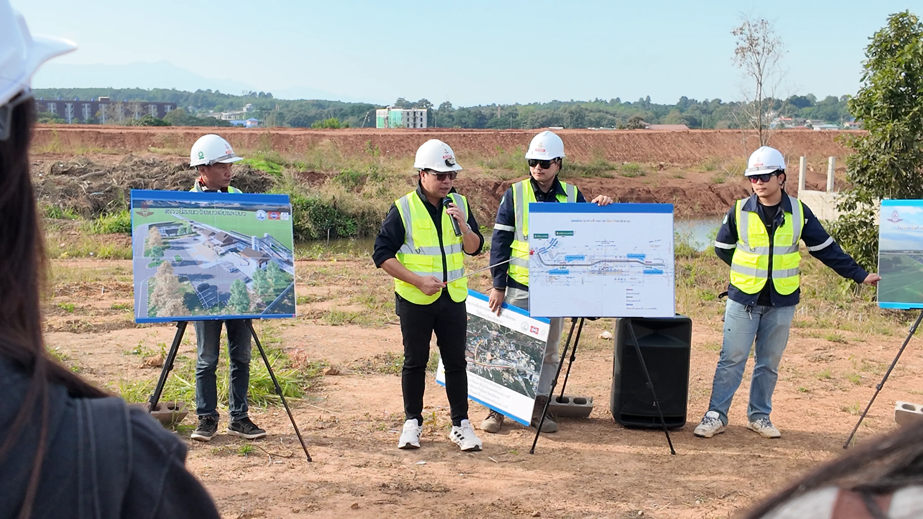 รัฐศาสตร์และสังคมศาสตร์ ม.พะเยา นำทัพนิสิต 95 คน ศึกษาดูงาน "อุโมงค์แม่กา" โครงการรถไฟทางคู่ เพื่อเรียนรู้ 'นโยบายสาธารณะ' และการบริหารโครงการขนาดใหญ่ !