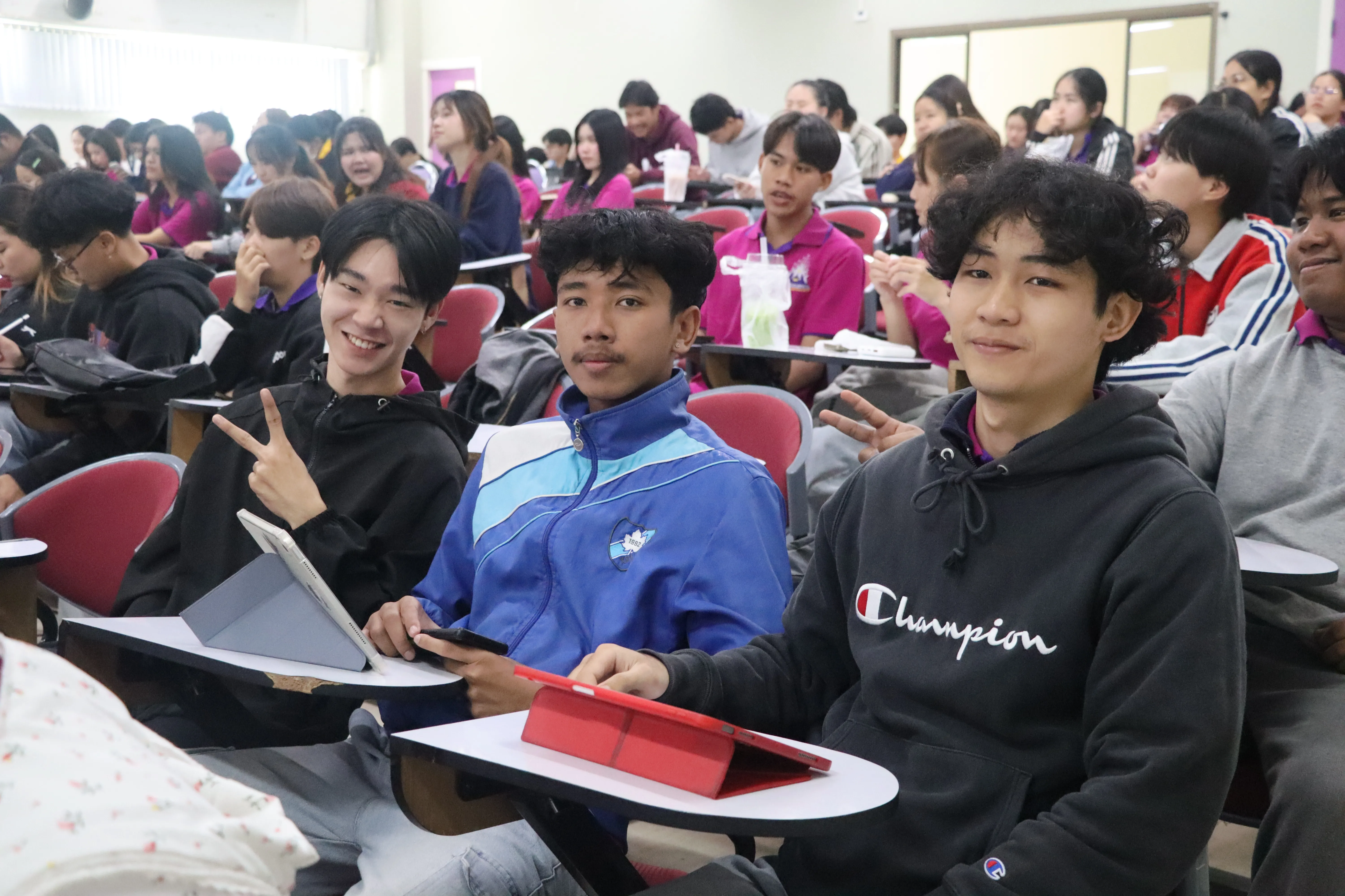 นิสิตรัฐศาสตร์ คณะรัฐศาสตร์และสังคมศาสตร์ มพ. กว่า 148 คน สัมผัสจริงนโยบายรถไฟสายเหนือ เชื่อมภาคเรียนสู่ภาคสนาม