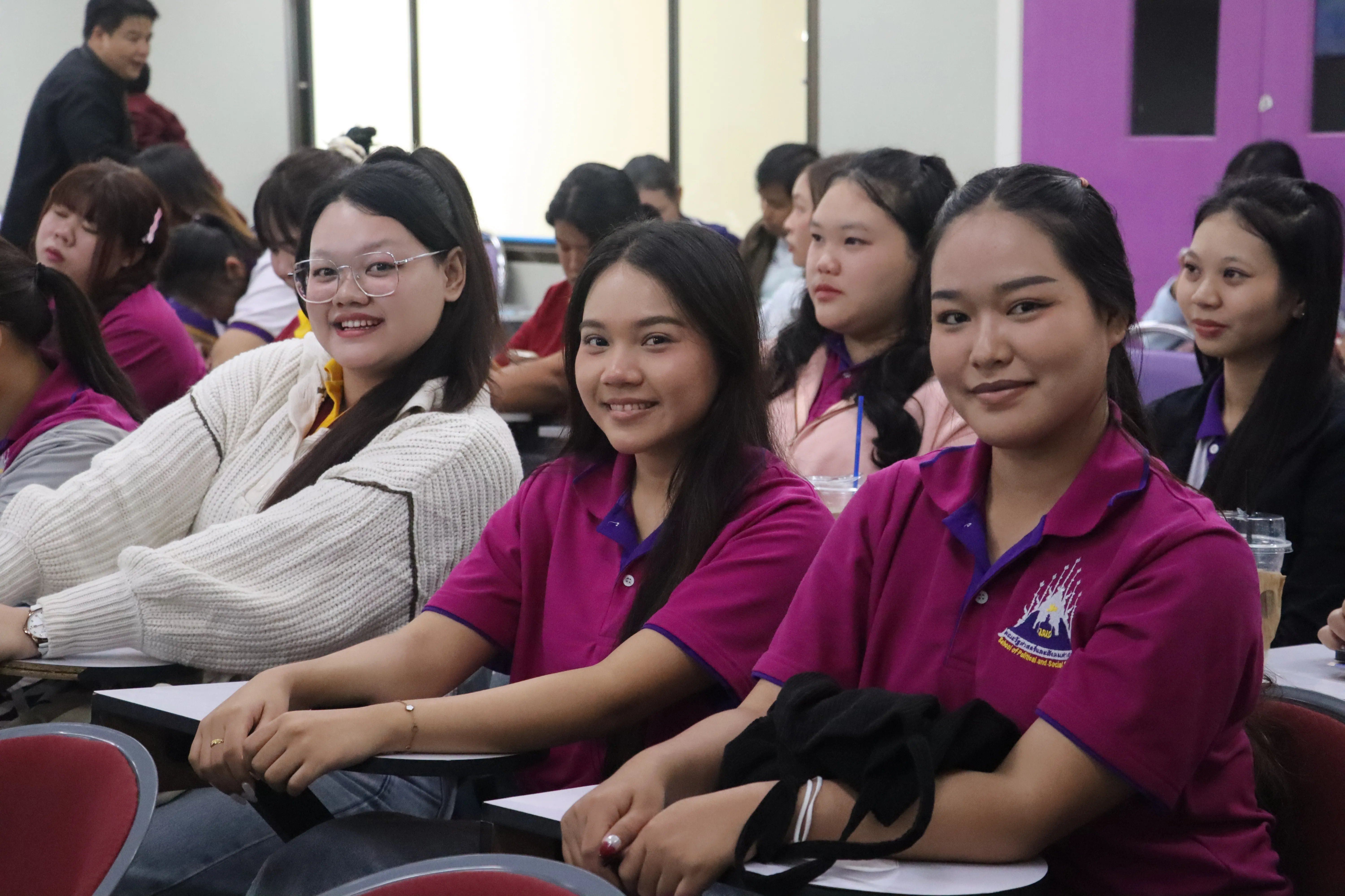 นิสิตรัฐศาสตร์ คณะรัฐศาสตร์และสังคมศาสตร์ มพ. กว่า 148 คน สัมผัสจริงนโยบายรถไฟสายเหนือ เชื่อมภาคเรียนสู่ภาคสนาม