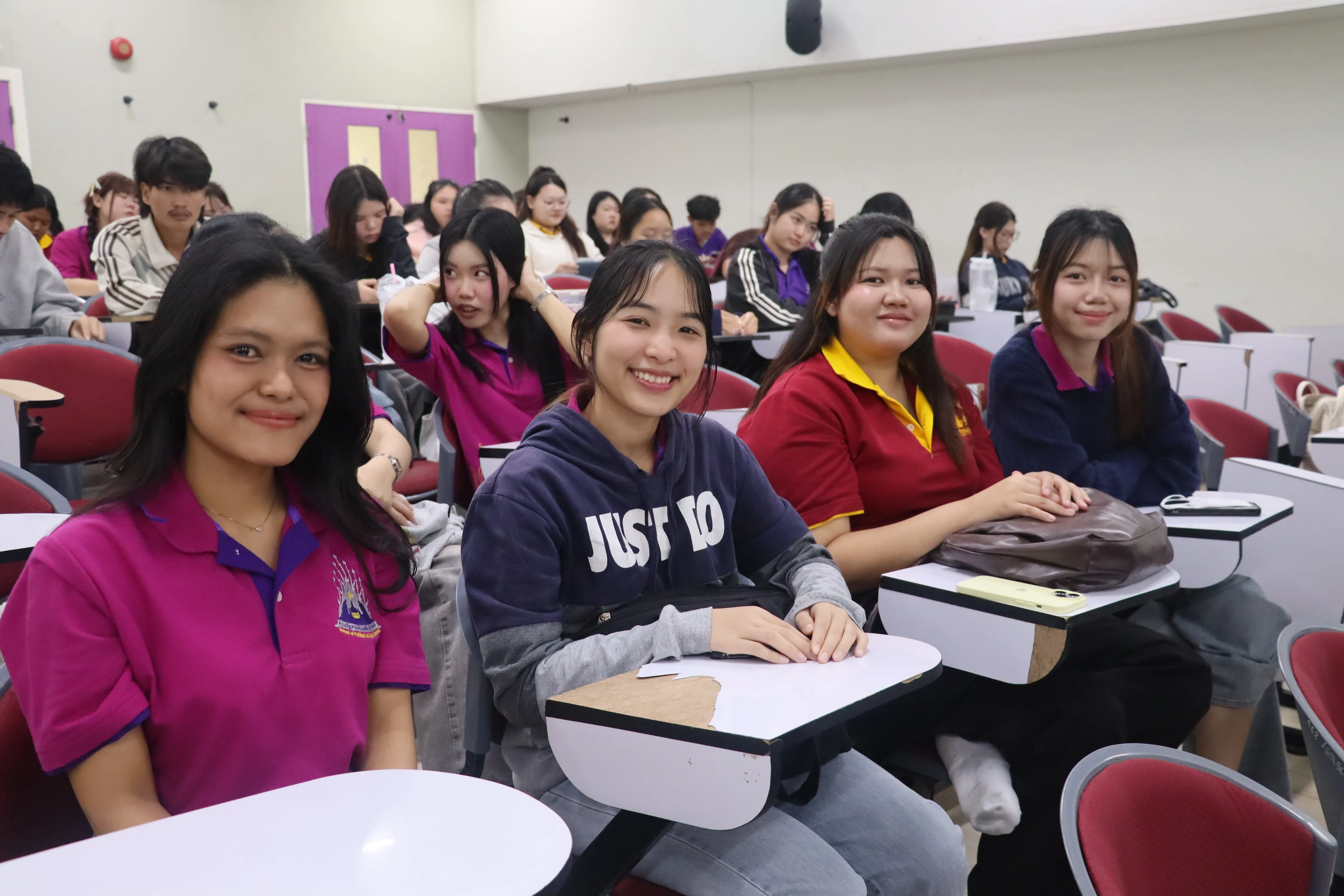 นิสิตรัฐศาสตร์ คณะรัฐศาสตร์และสังคมศาสตร์ มพ. กว่า 148 คน สัมผัสจริงนโยบายรถไฟสายเหนือ เชื่อมภาคเรียนสู่ภาคสนาม