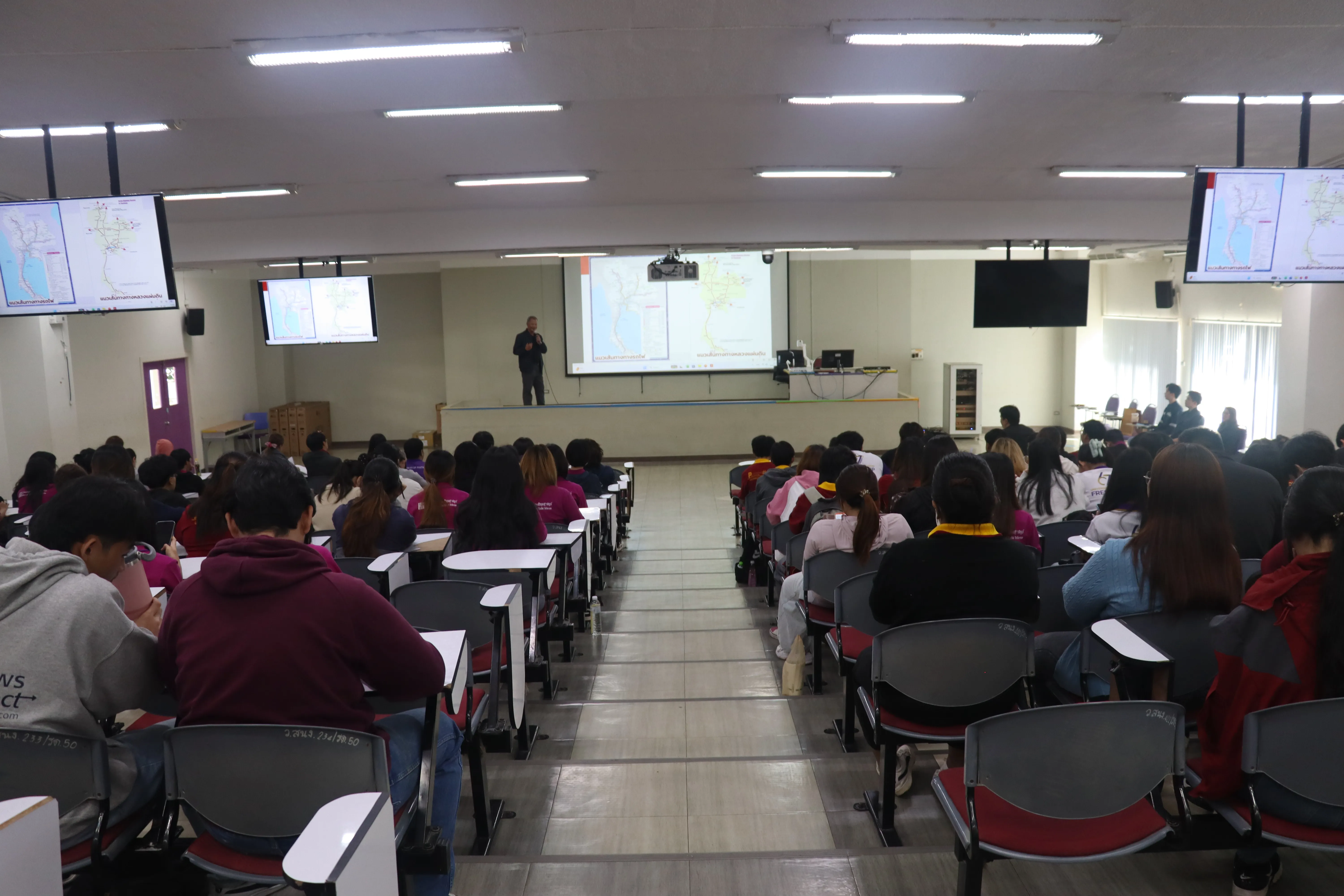 นิสิตรัฐศาสตร์ คณะรัฐศาสตร์และสังคมศาสตร์ มพ. กว่า 148 คน สัมผัสจริงนโยบายรถไฟสายเหนือ เชื่อมภาคเรียนสู่ภาคสนาม