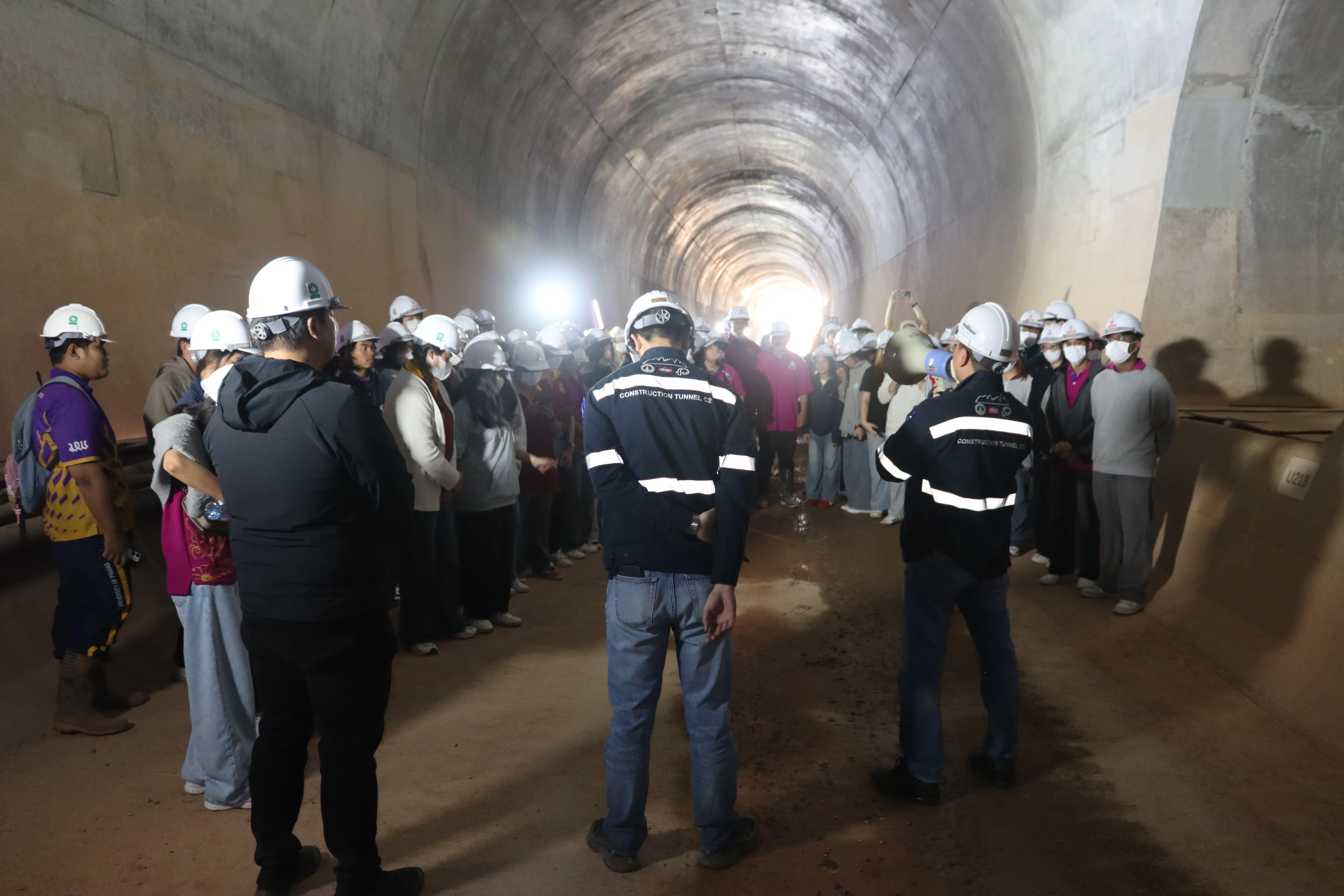 นิสิตรัฐศาสตร์ คณะรัฐศาสตร์และสังคมศาสตร์ มพ. กว่า 148 คน สัมผัสจริงนโยบายรถไฟสายเหนือ เชื่อมภาคเรียนสู่ภาคสนาม