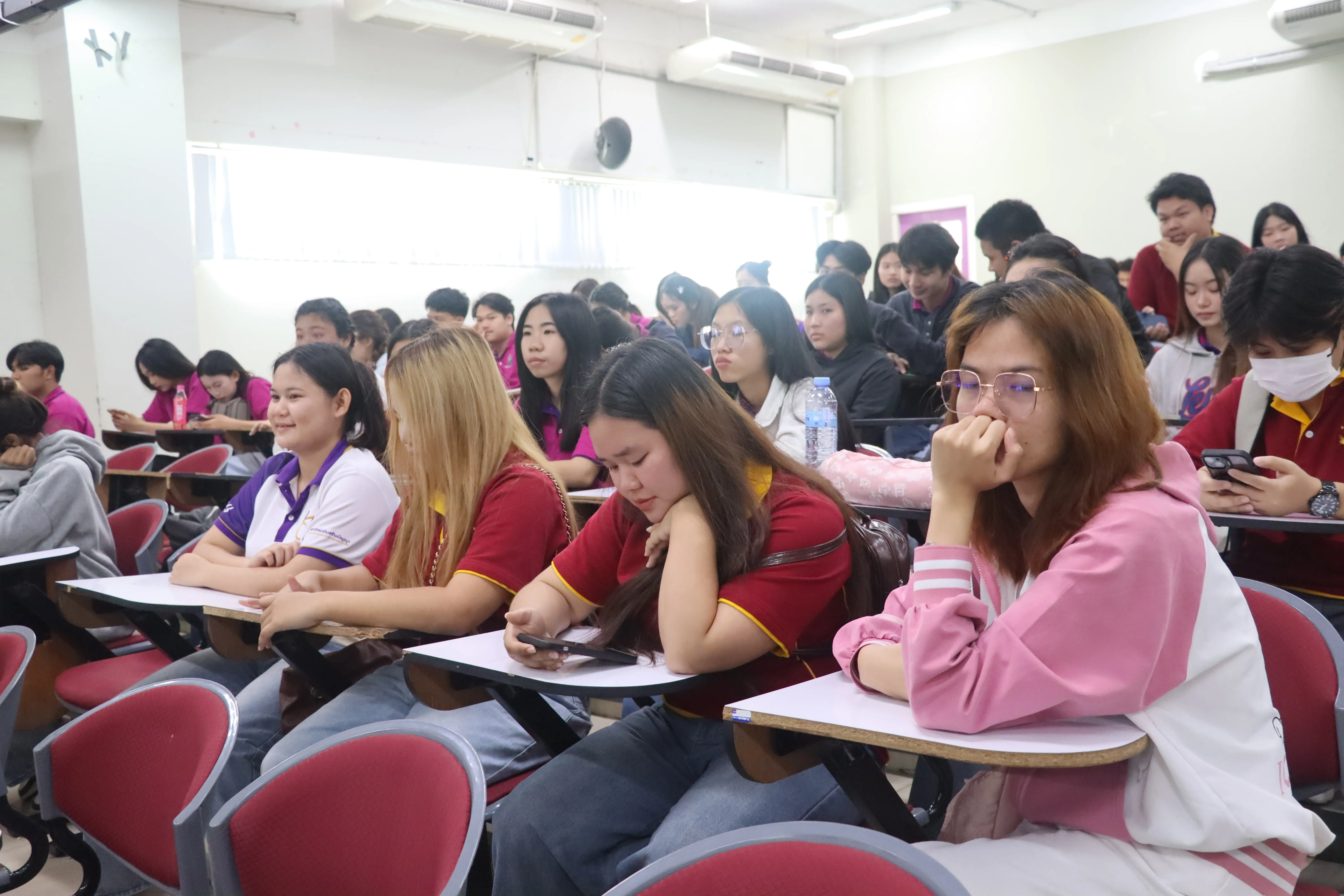 นิสิตรัฐศาสตร์ คณะรัฐศาสตร์และสังคมศาสตร์ มพ. กว่า 148 คน สัมผัสจริงนโยบายรถไฟสายเหนือ เชื่อมภาคเรียนสู่ภาคสนาม