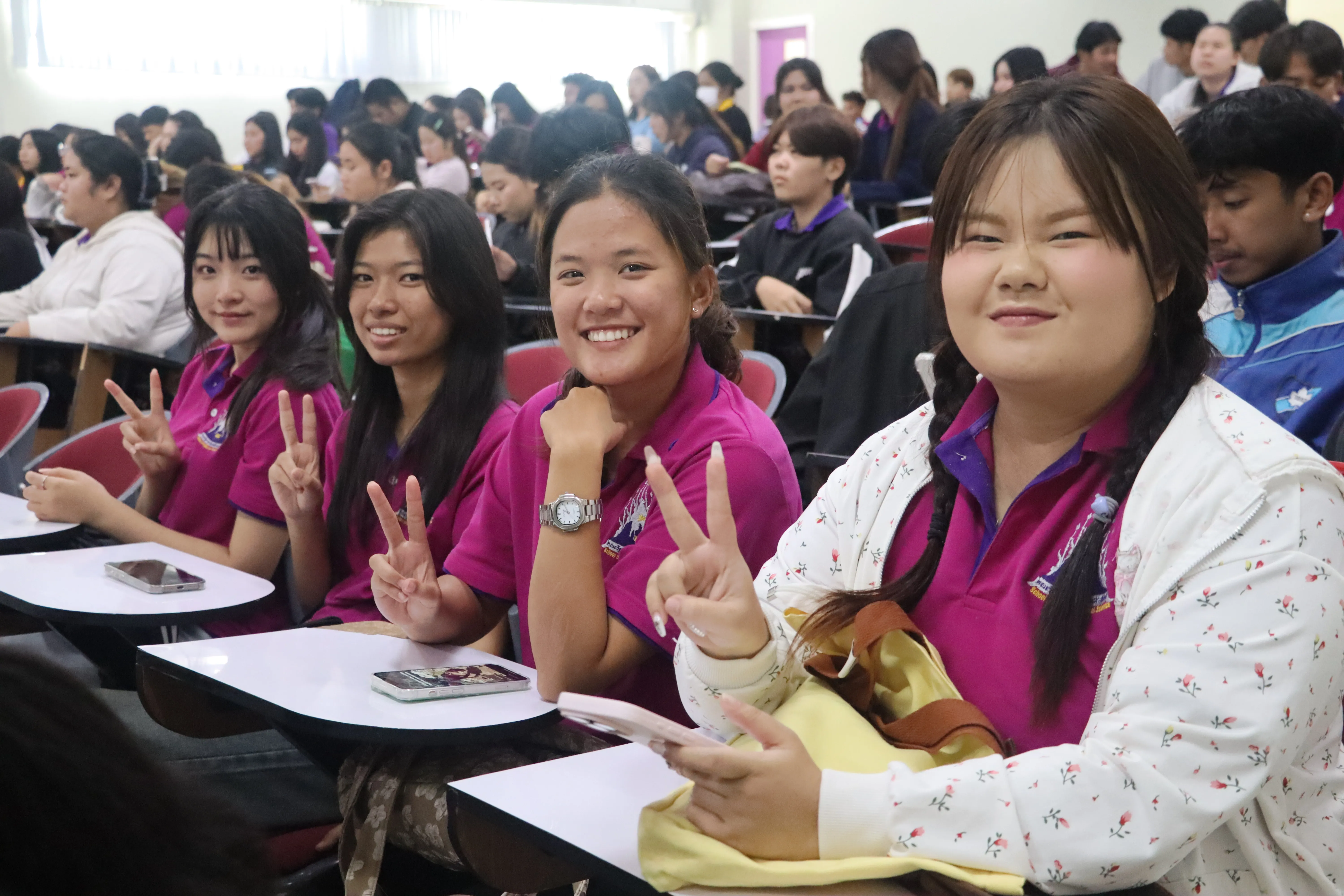 นิสิตรัฐศาสตร์ คณะรัฐศาสตร์และสังคมศาสตร์ มพ. กว่า 148 คน สัมผัสจริงนโยบายรถไฟสายเหนือ เชื่อมภาคเรียนสู่ภาคสนาม