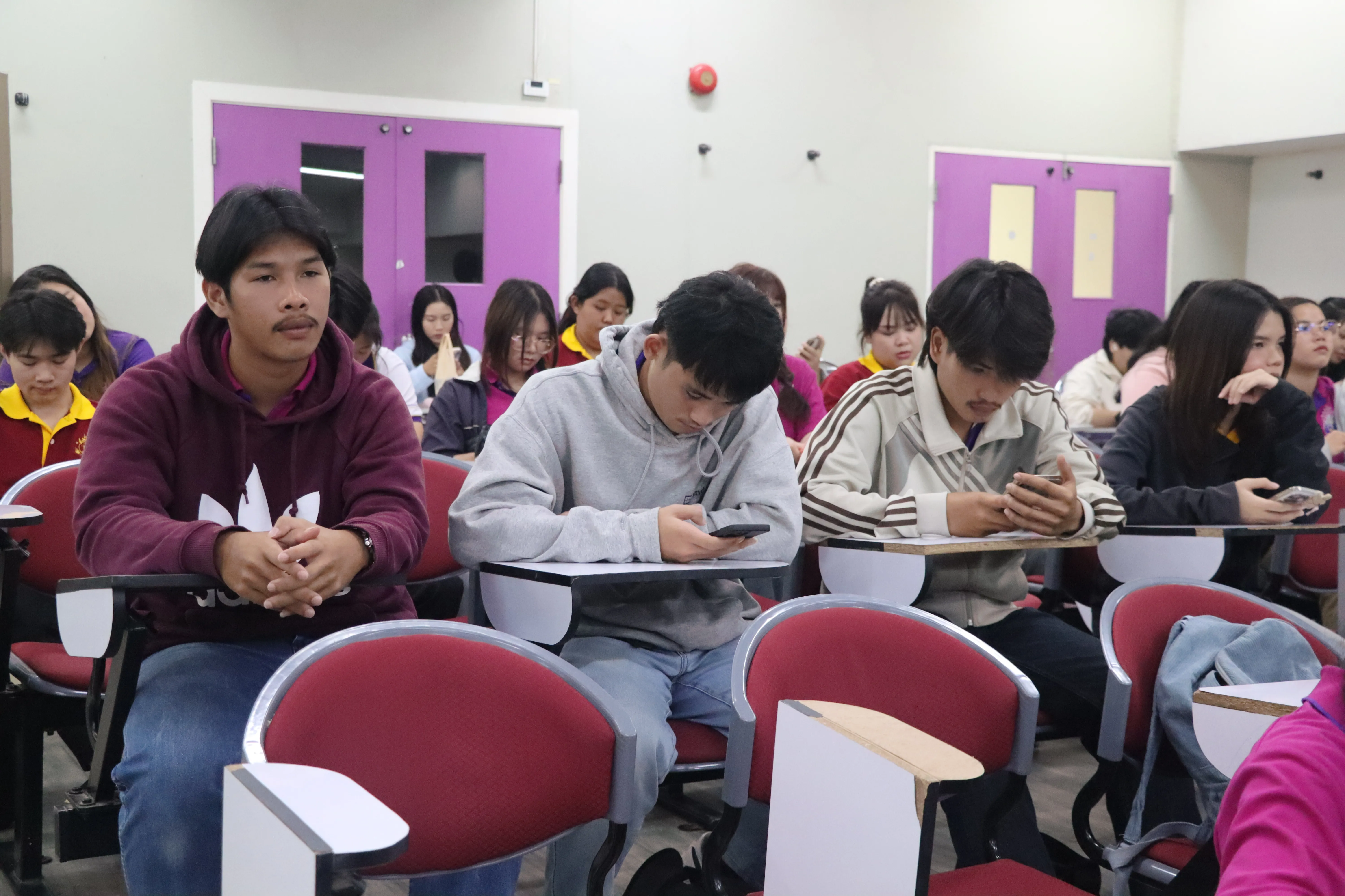 นิสิตรัฐศาสตร์ คณะรัฐศาสตร์และสังคมศาสตร์ มพ. กว่า 148 คน สัมผัสจริงนโยบายรถไฟสายเหนือ เชื่อมภาคเรียนสู่ภาคสนาม